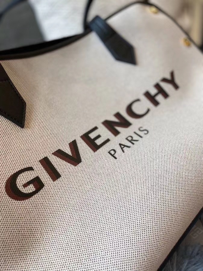 Givenchy Bond Medium Bag Multicolor/Beige For Women‎ 16.5in/42cm