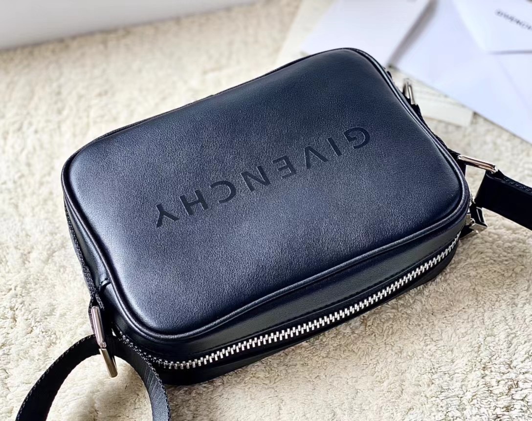 Givenchy Camera Bag Blue/Black/Yellow For Women‎ 7.75in/19.7cm GIV158073