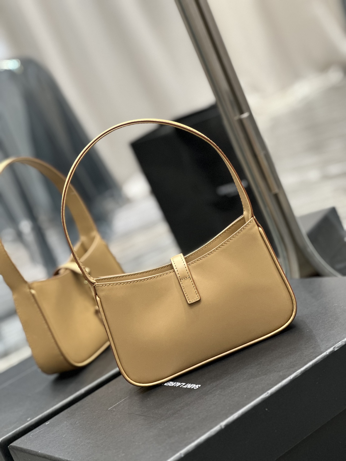 Sa1nt Lau*nt Le 5 A 7 Mini Black/Brown For Women‎ 7.5in/19cm 7103182R20W1000