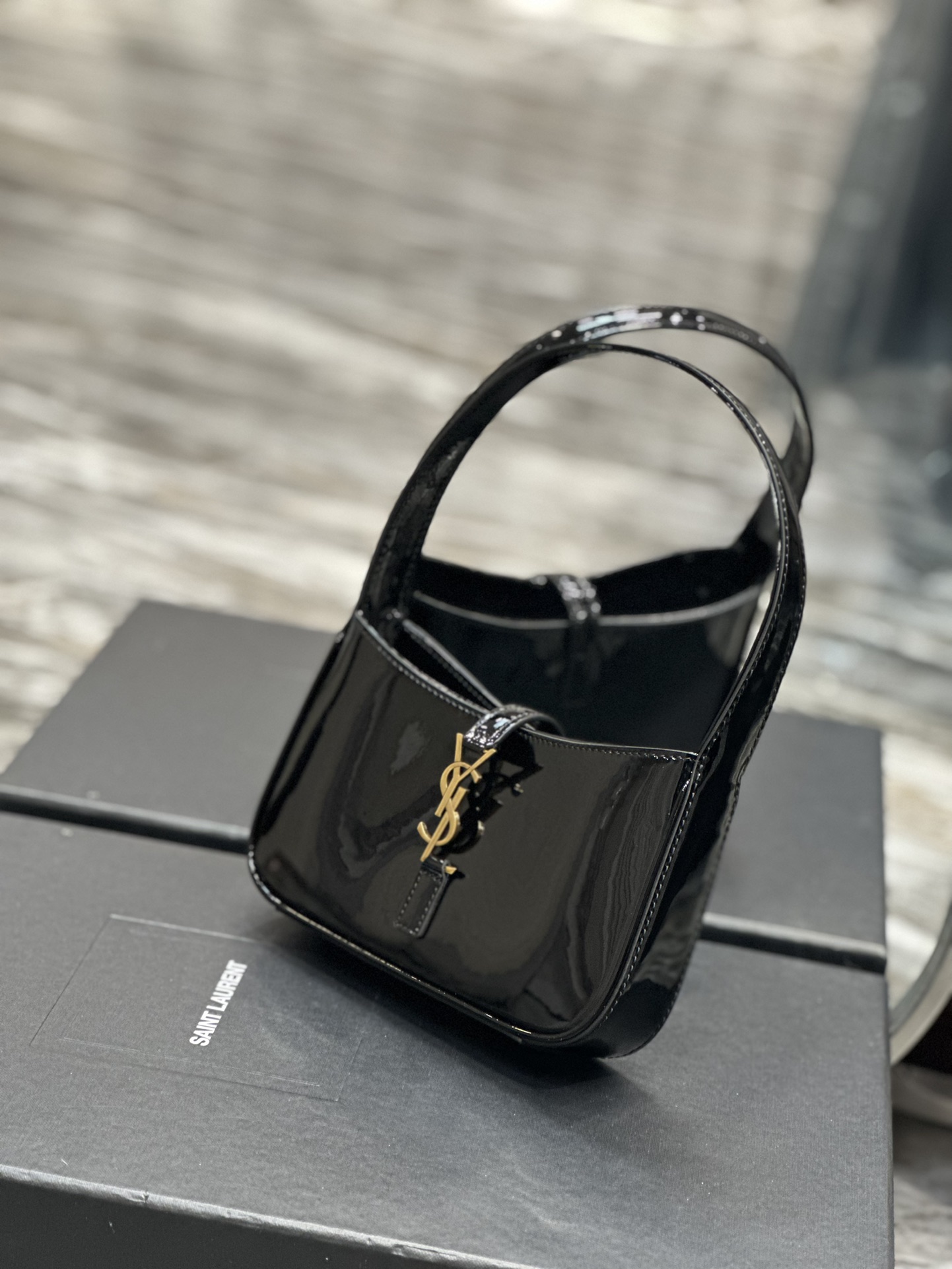 Sa1nt Lau*nt Le 5 A 7 Mini Black For Women‎ 7.5in/19cm 7103180UF0W1000