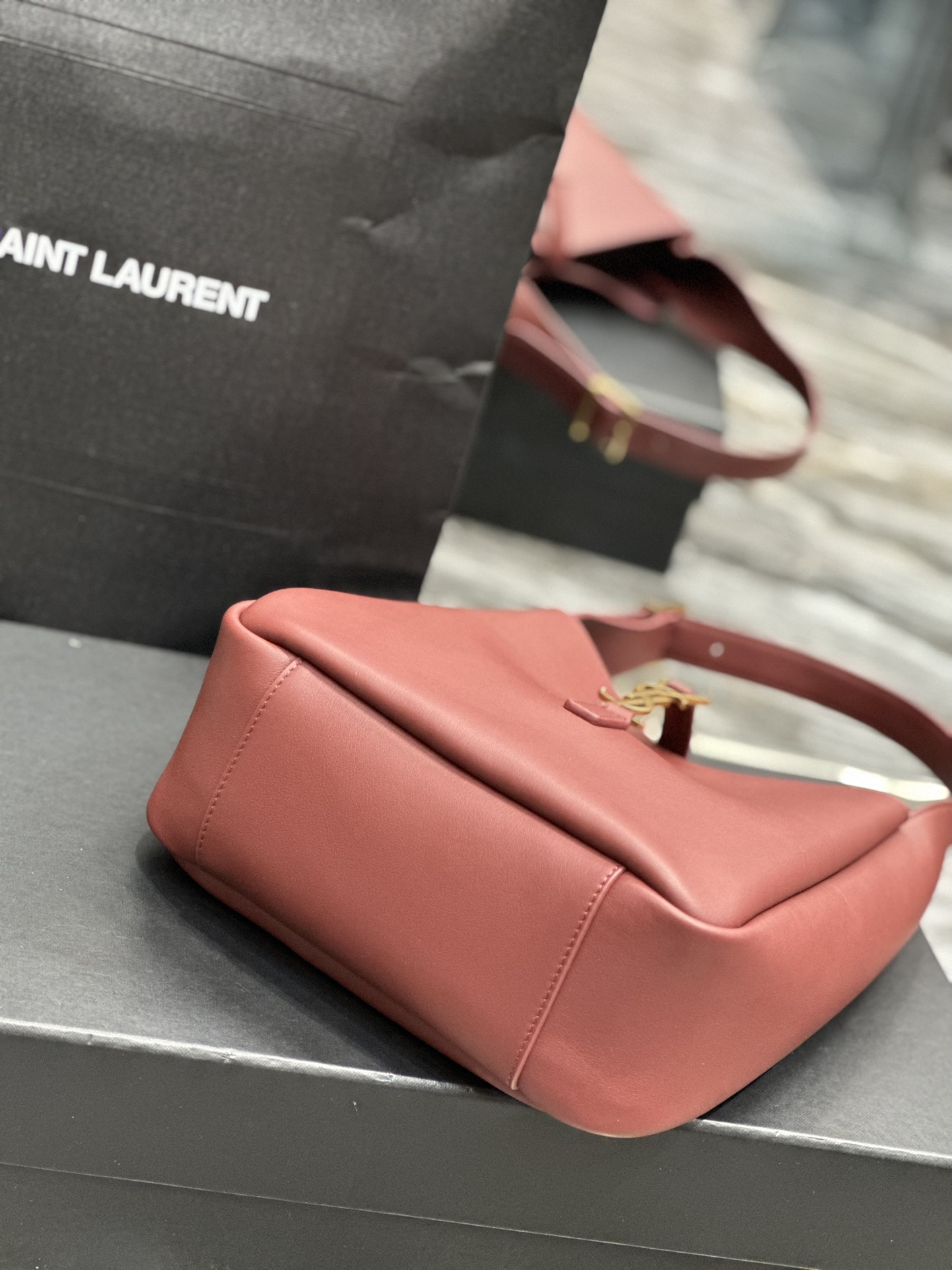 Sa1nt Lau*nt Le 5 A 7 Soft Small Black/Yellow/Burgundy For Women‎ 9in/23cm 713938AAAUQ1000