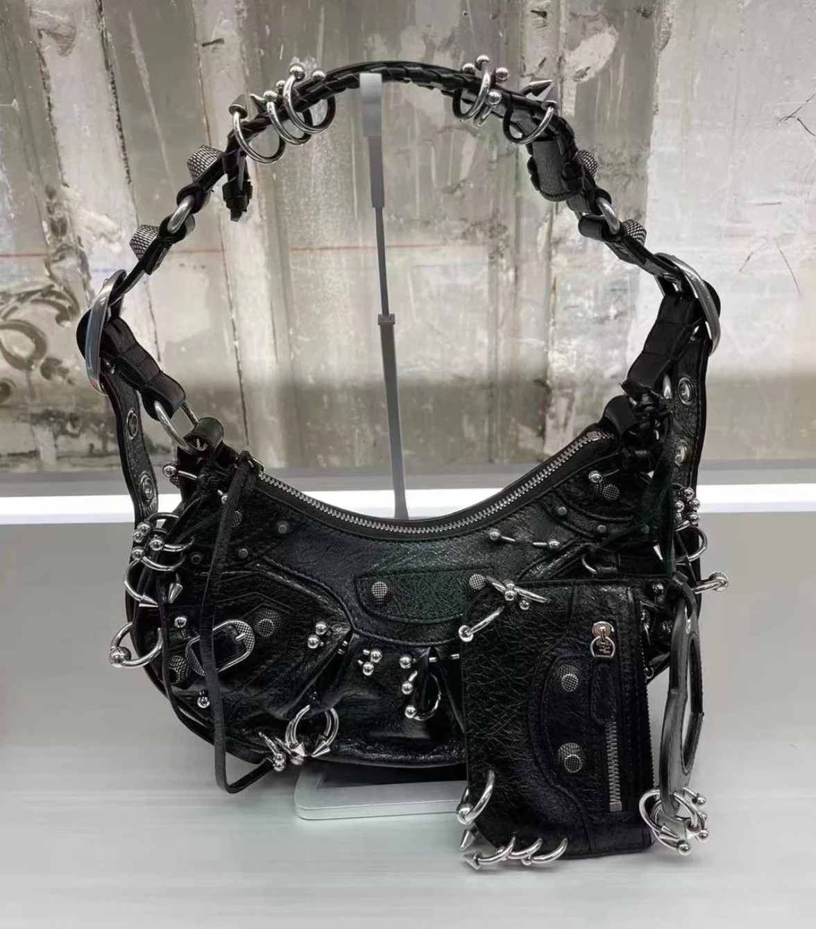 Ba1en*iaga Le Cagole XS Shoulder Bag Black/White For Women‎ 10.2in/25.9cm 671309210G81000