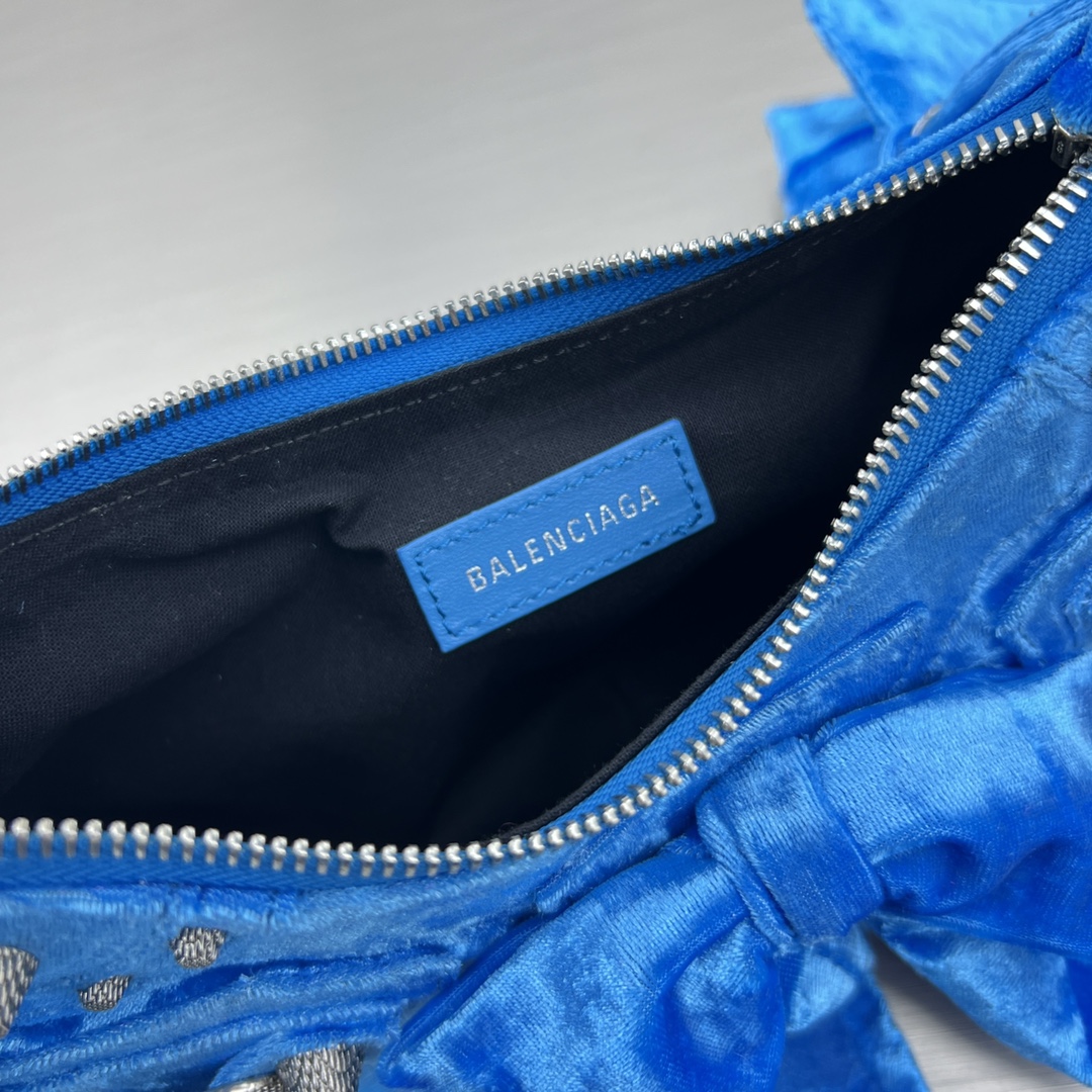Ba1en*iaga Le Cagole XS Shoulder Bag Blue For Women‎ 10.2in/25.9cm