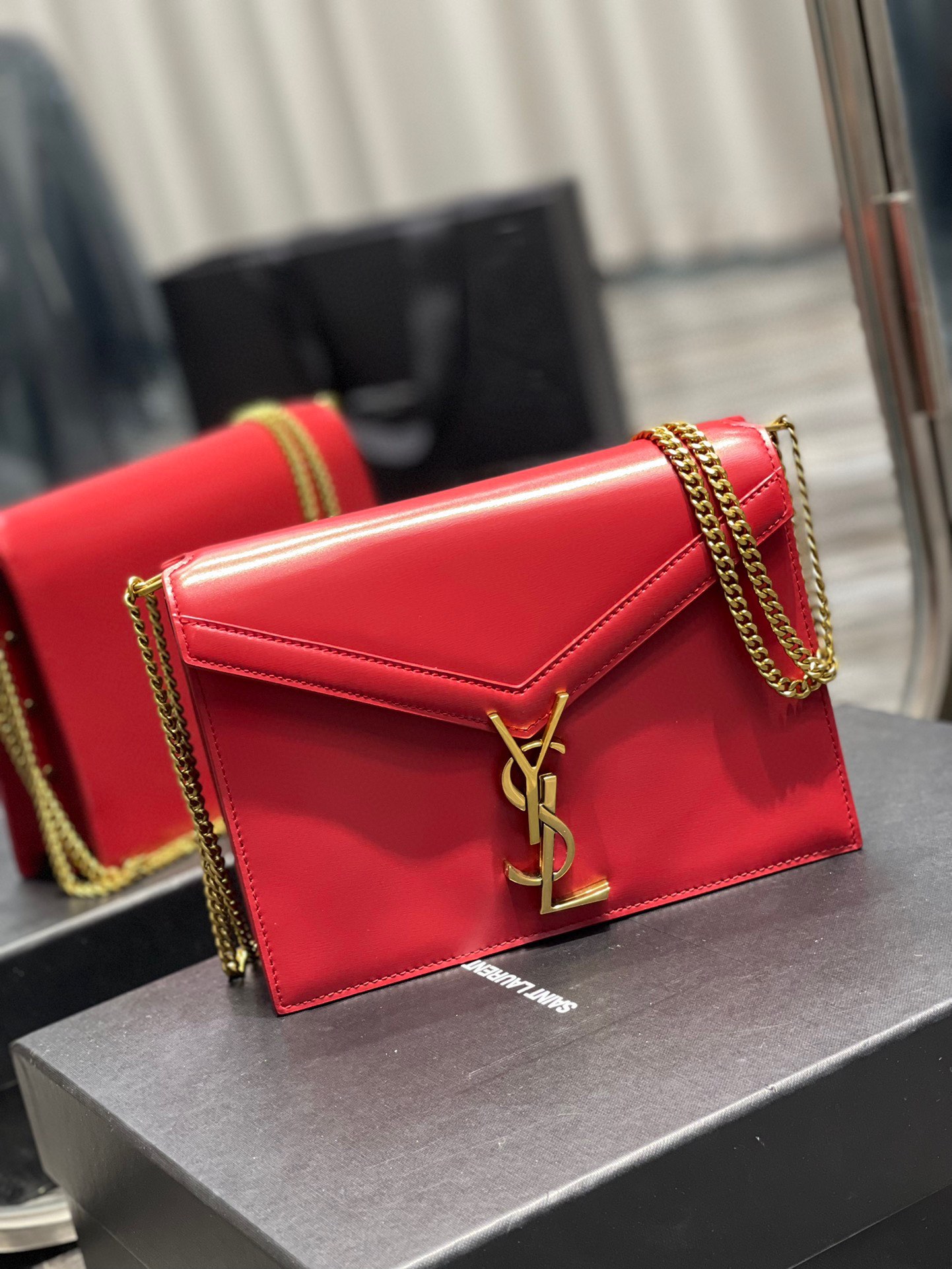 Sa1nt Lau*nt Cassandra Medium Chain Bag Black/White/Red/Green/Burgundy For Women‎ 8.6in/22cm
