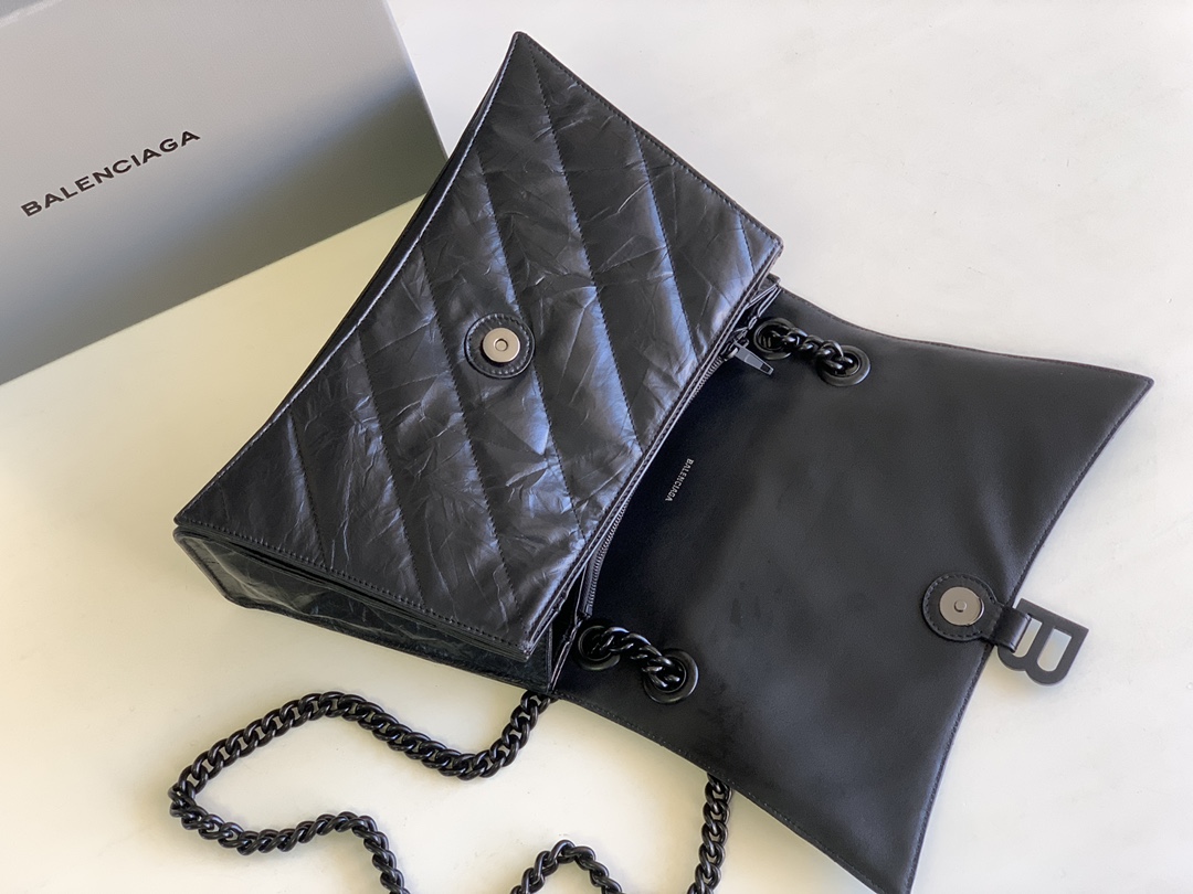 Ba1en*iaga Crush Medium Chain Bag Quilted In Black For Women 12.2in/31cm 716393210IY1000