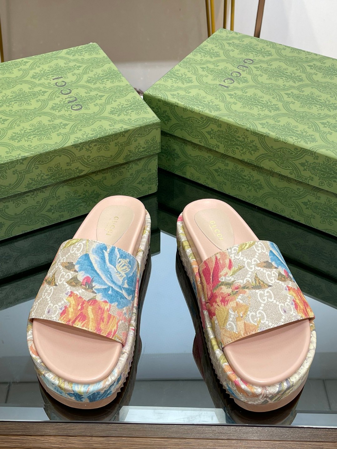 Gvc*1 Gg Flora Slide Sandal Multicolor For Women