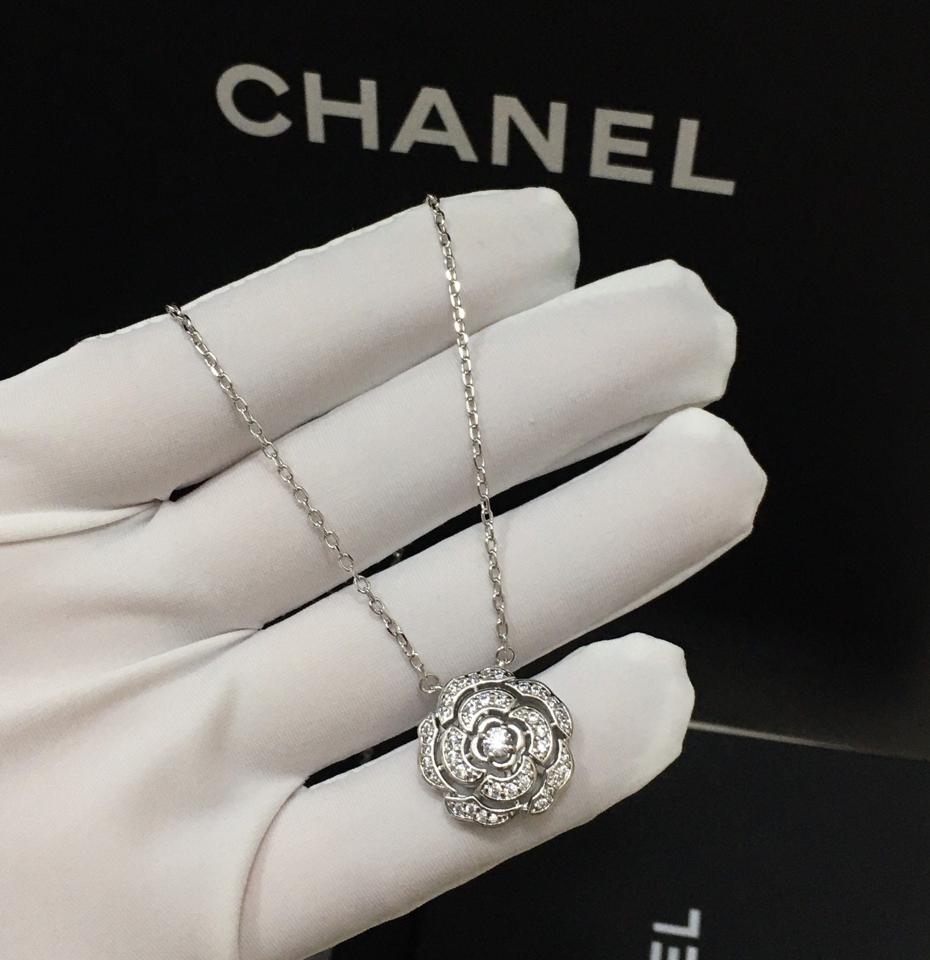 Ch**el Bouton De Camélia Necklace Silver Tone For Women J12071, 3599591939884