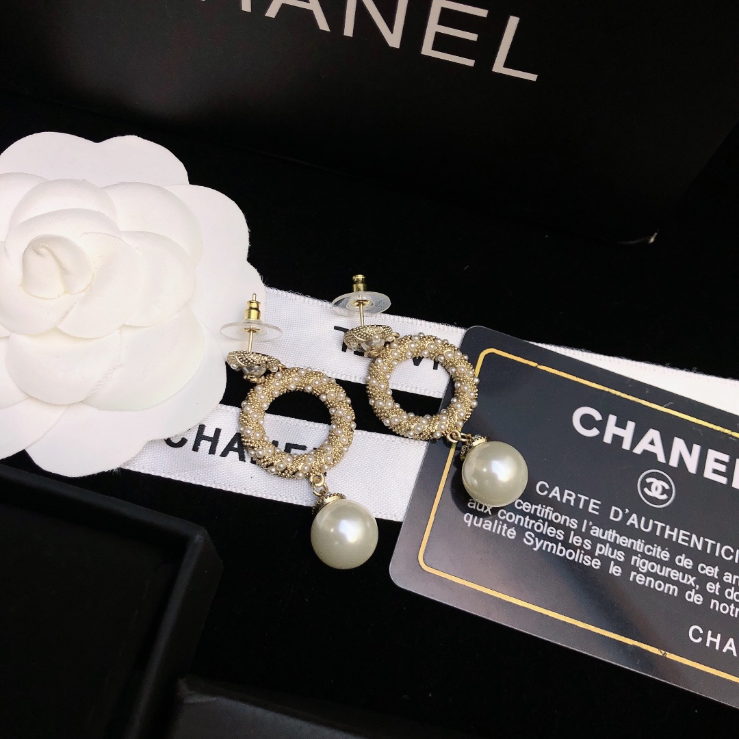 Ch**el Dangling White Pearl And Circle Earrings Gold Tone For Women
