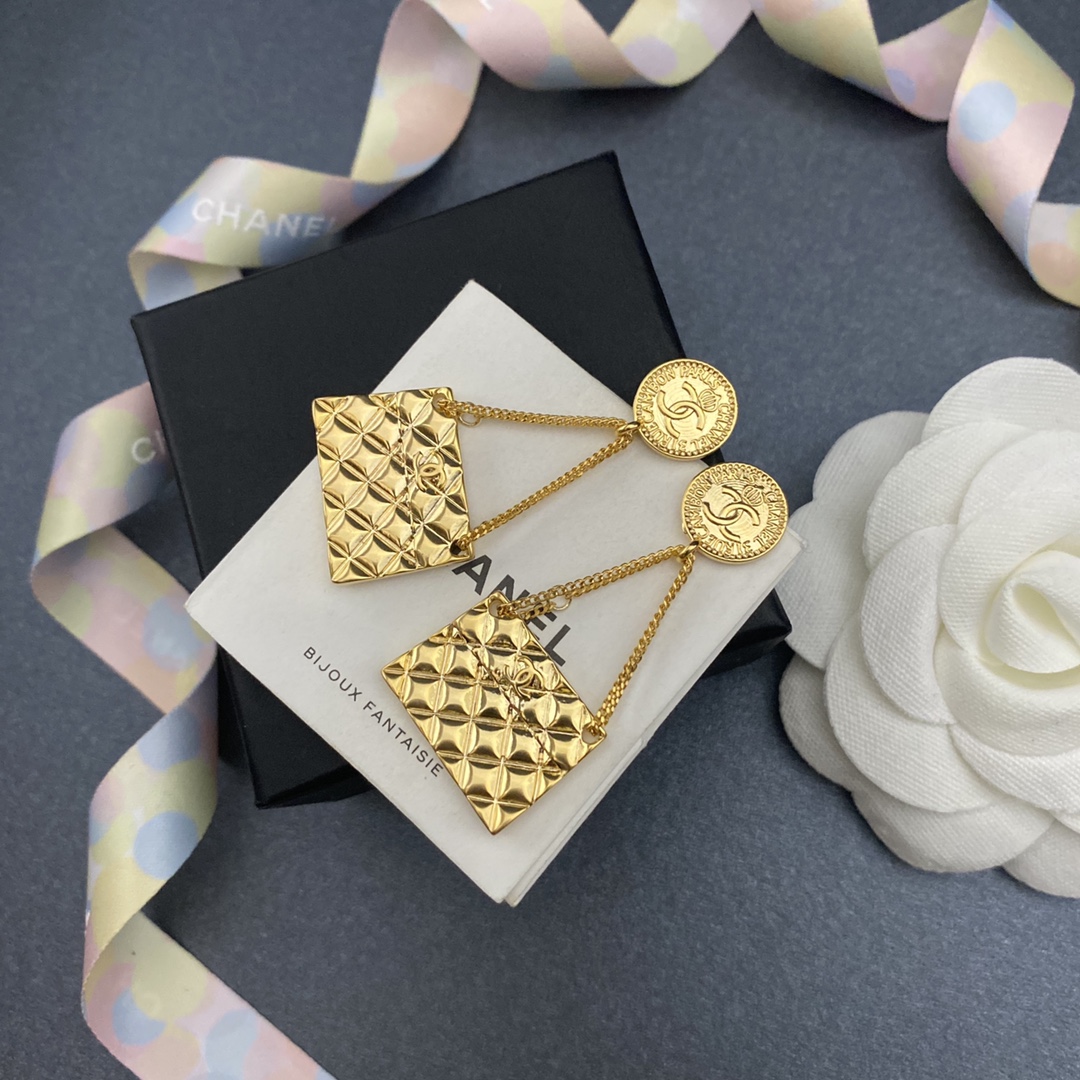 Ch**el Engraved Douple C Handbag Earrings Gold Tone For Women