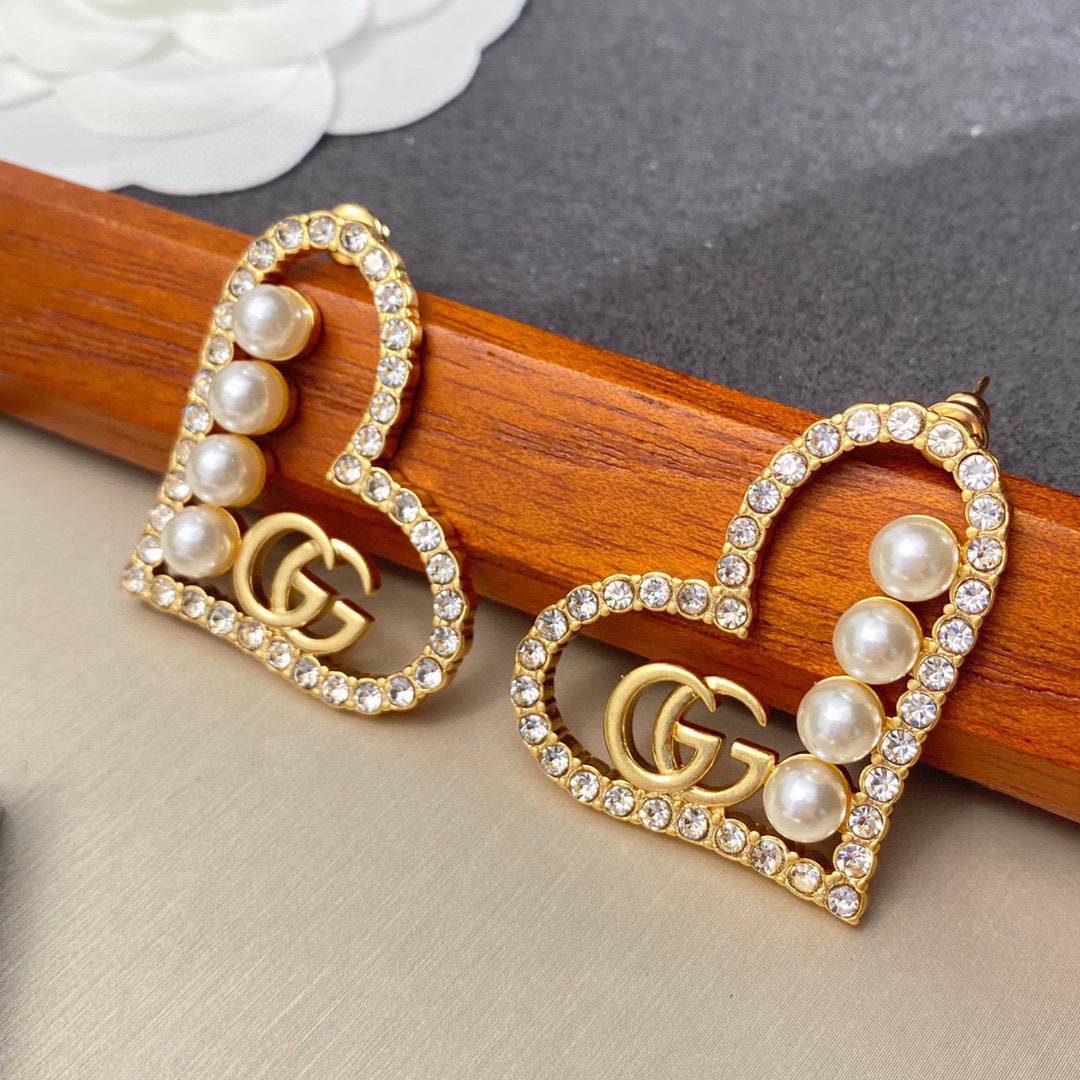 Gvc*1 Heart Peach Hollow Stud Earrings Gold For Women