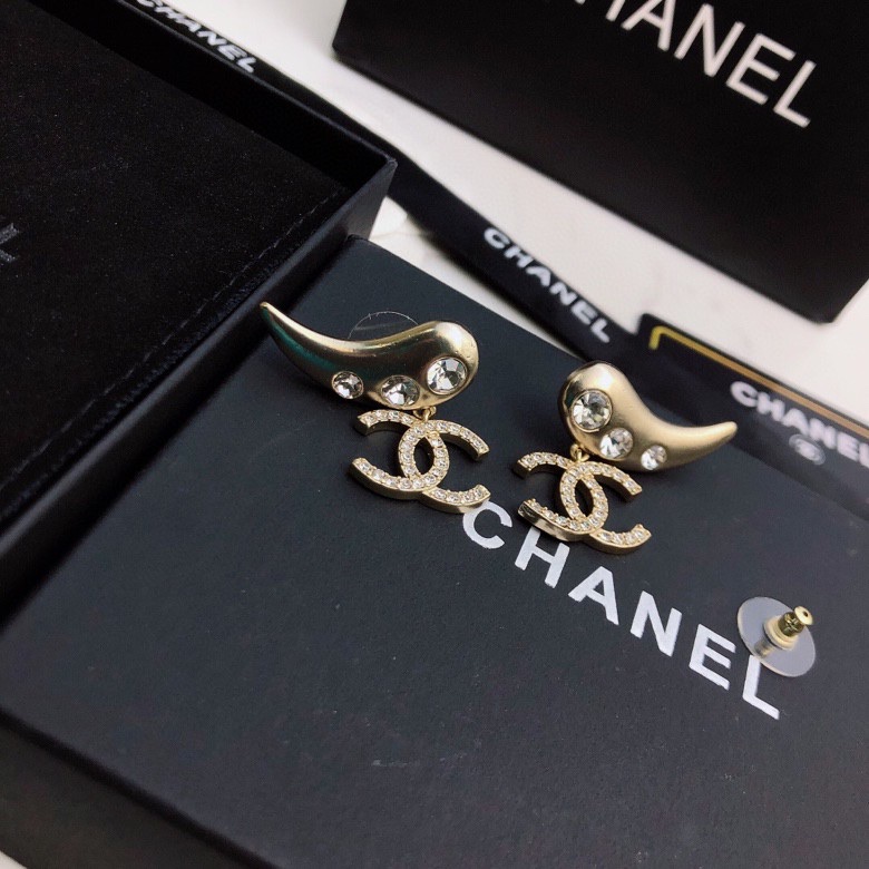 Ch**el Horn Shape Earrings Gold Tone For Women