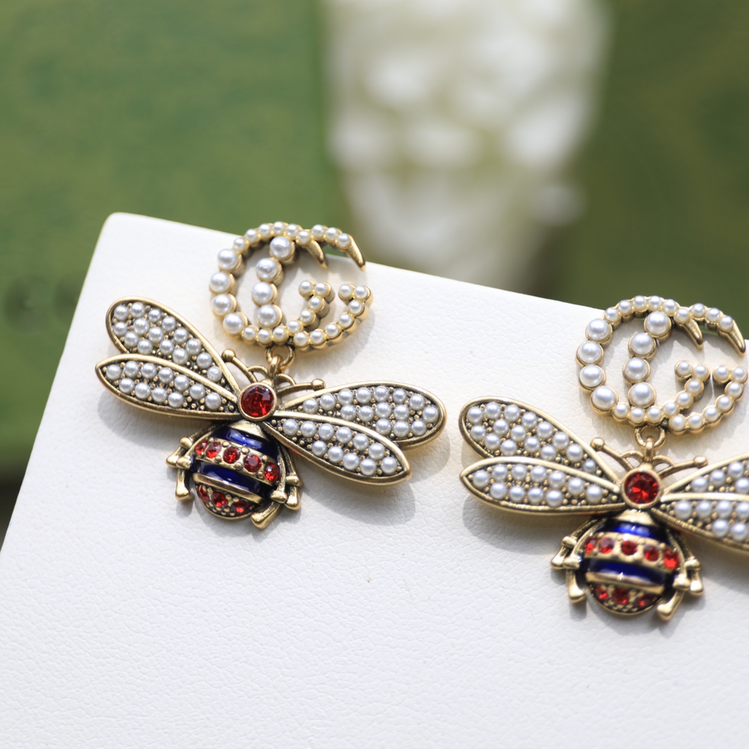 Gvc*1 Interlocking And Bee Pearl Earrings Gold Tone For Women