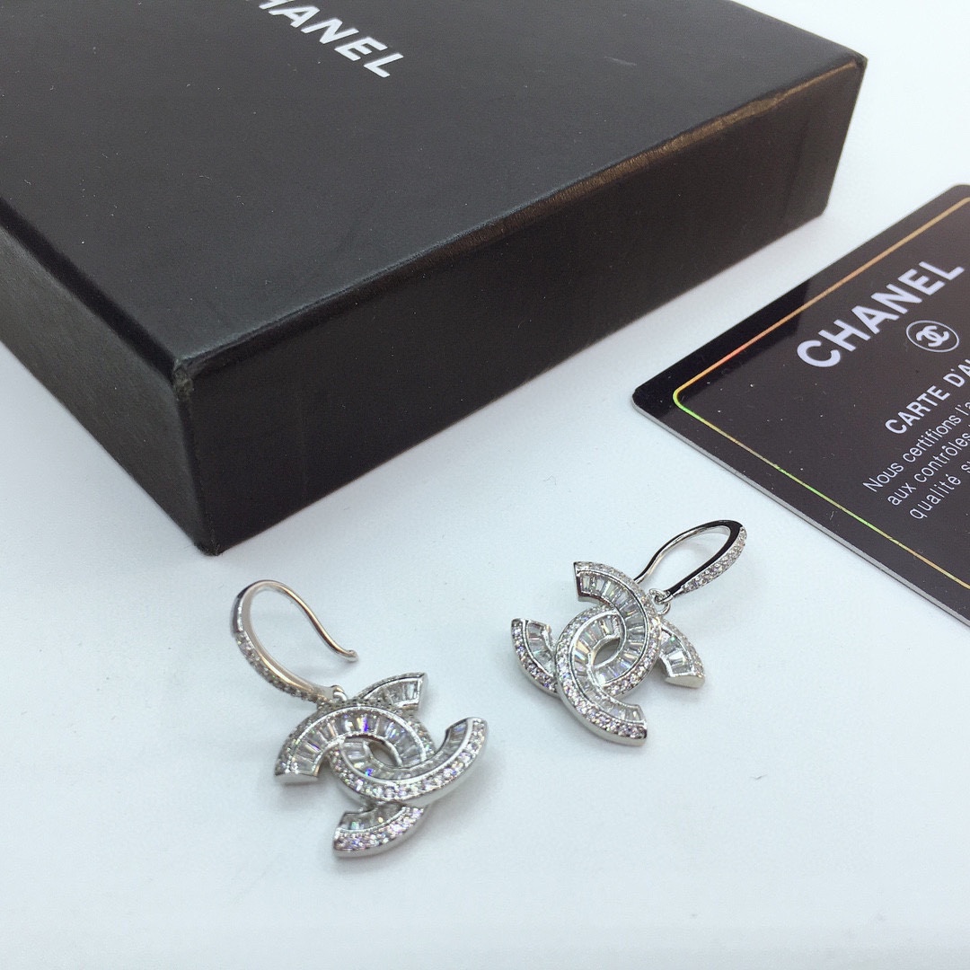 Ch**el Interlocking Douple C Earrings Silver Tone For Women