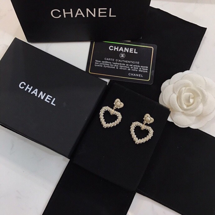 Ch**el Lovely Heart Earrings Gold Tone For Women