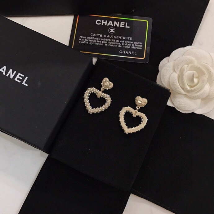 Ch**el Lovely Heart Earrings Gold Tone For Women