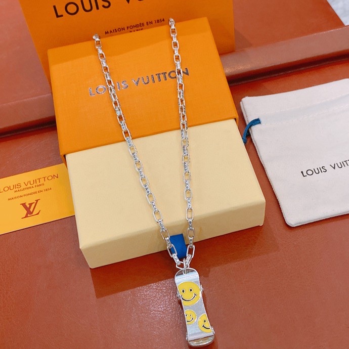 L0vis Vvtt0n Skateboard Necklace Silver For Women