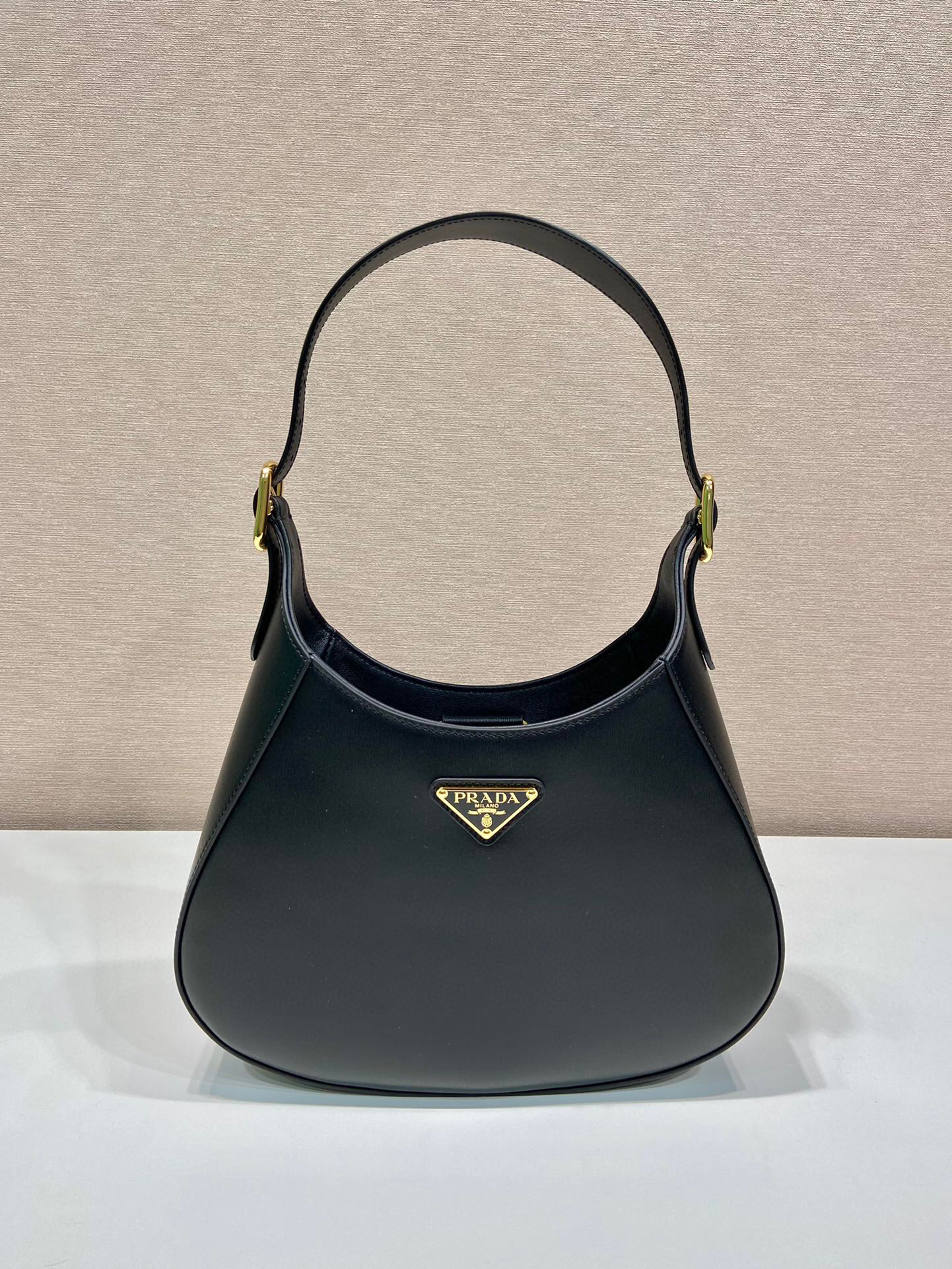 Pra*a Cleo Brushed Shoulder Bag In Black For Women10.6 in / 27 cm