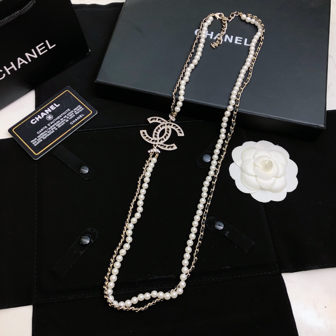Ch**el Pearl Necklaces White And Black For Women