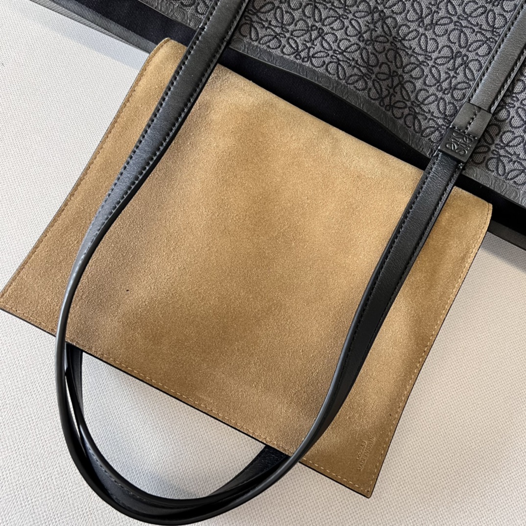 L0ew* T Tote bag in Anagram Black/Grey For Women 18.1in / 46cm B657Z73X03