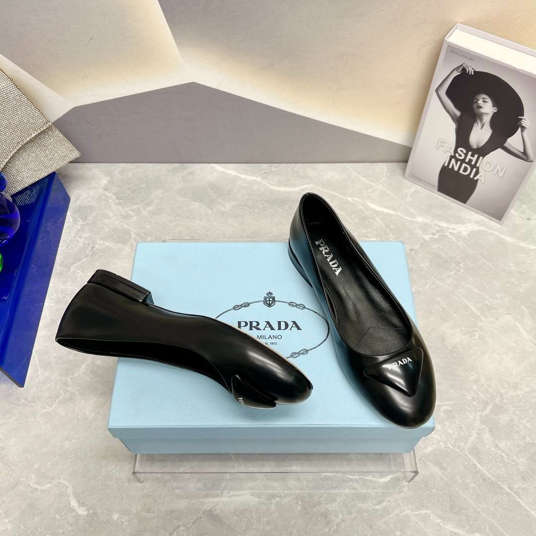 Pra*a Nappa Ballerinas Black For Women