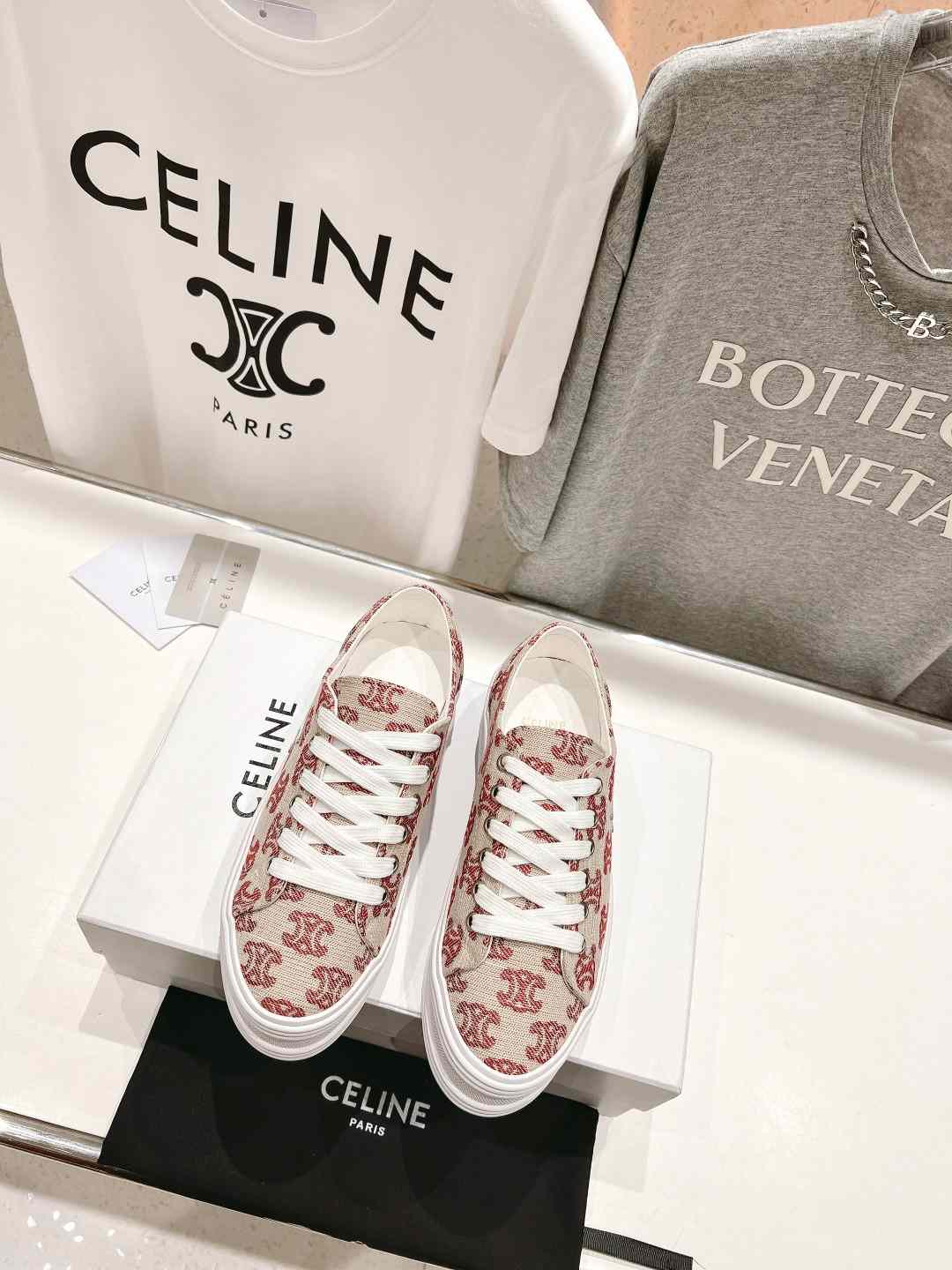 Ce1i*e Triomphe Sneakers In Canvas Red For Women