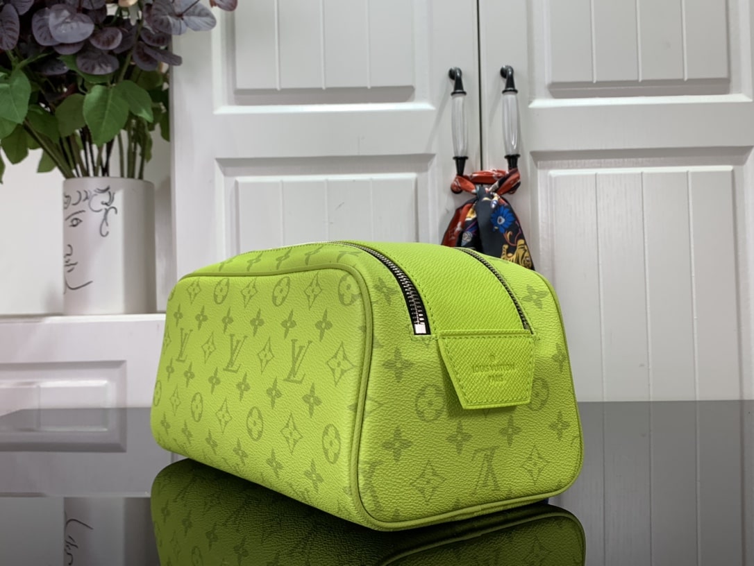 Dopp Kit Light Green 28cm/ 11 in
