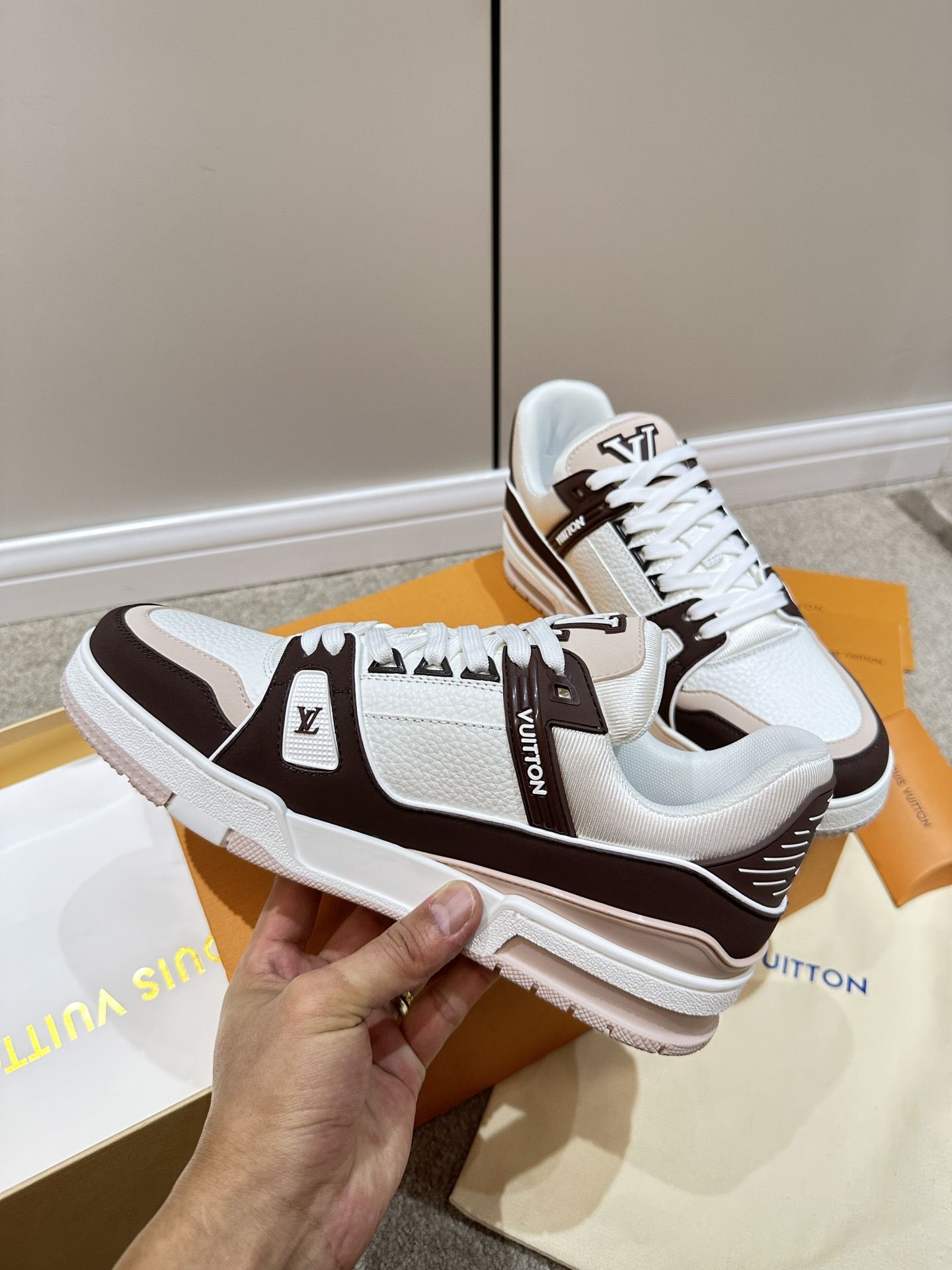 L0vis Vvtt0n LV Trainer Sneaker Dark Brown For Women