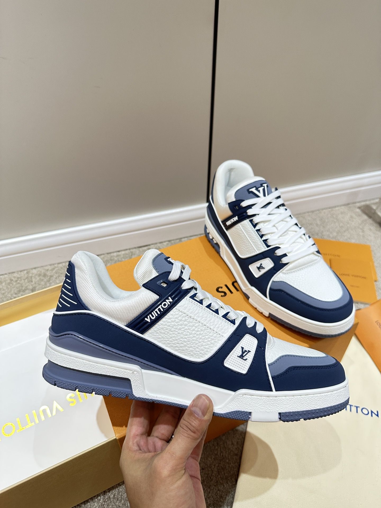 L0vis Vvtt0n LV Trainer Sneaker Blue For Women