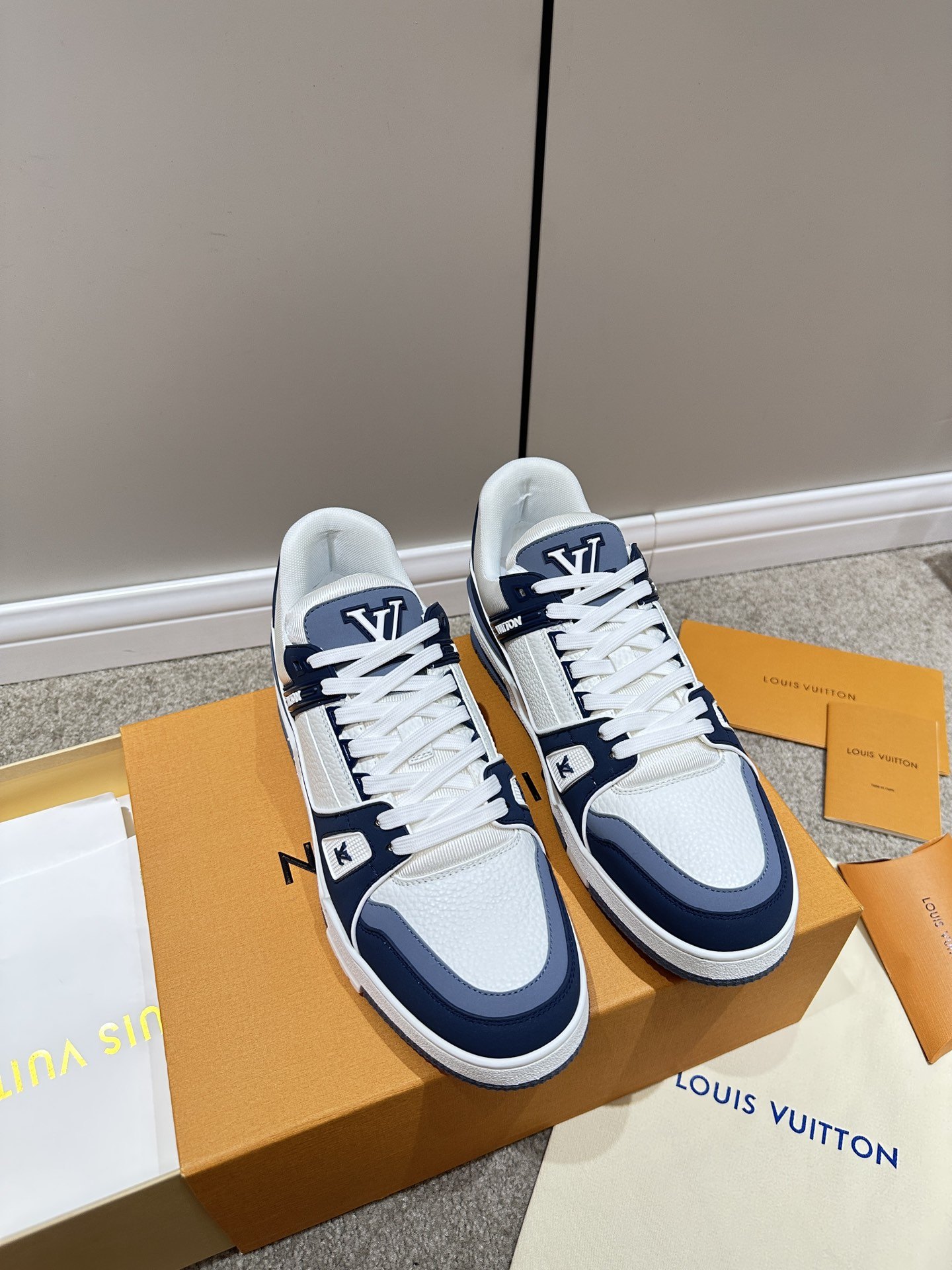 L0vis Vvtt0n LV Trainer Sneaker Blue For Women