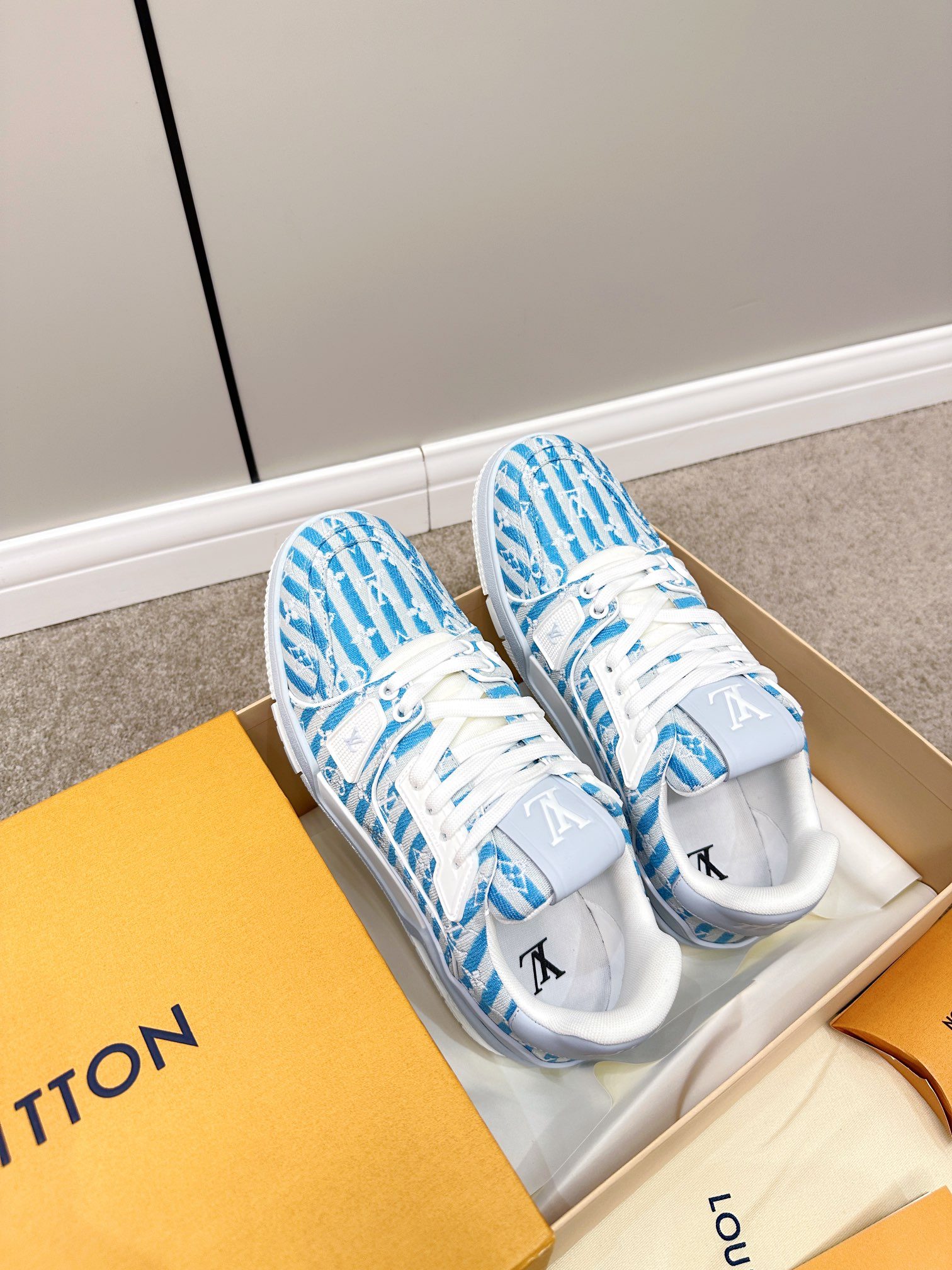 L0vis Vvtt0n Retro Basketball Sneakers Blue For Women