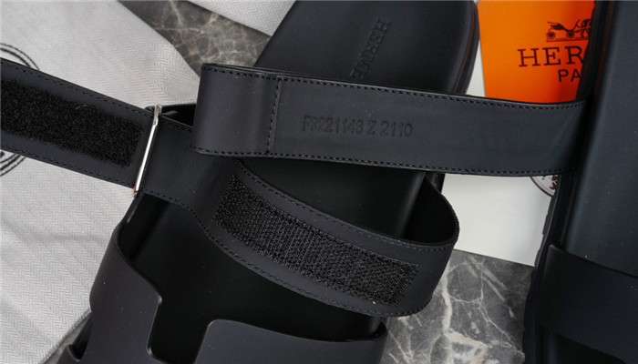 H**me5 Chypre Sandal Black For Women
