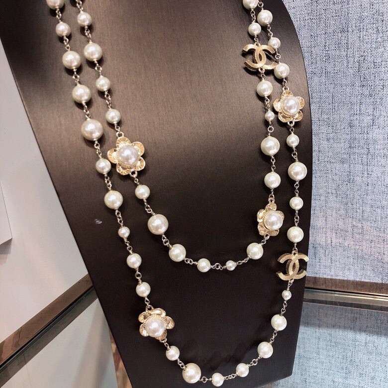 Ch**el Pearl CC Flower Necklace Gold For Women