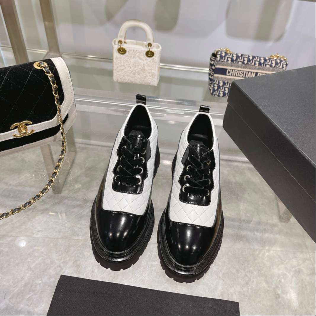 Ch**el Thick Soled Chain Laced Loafers White For Women