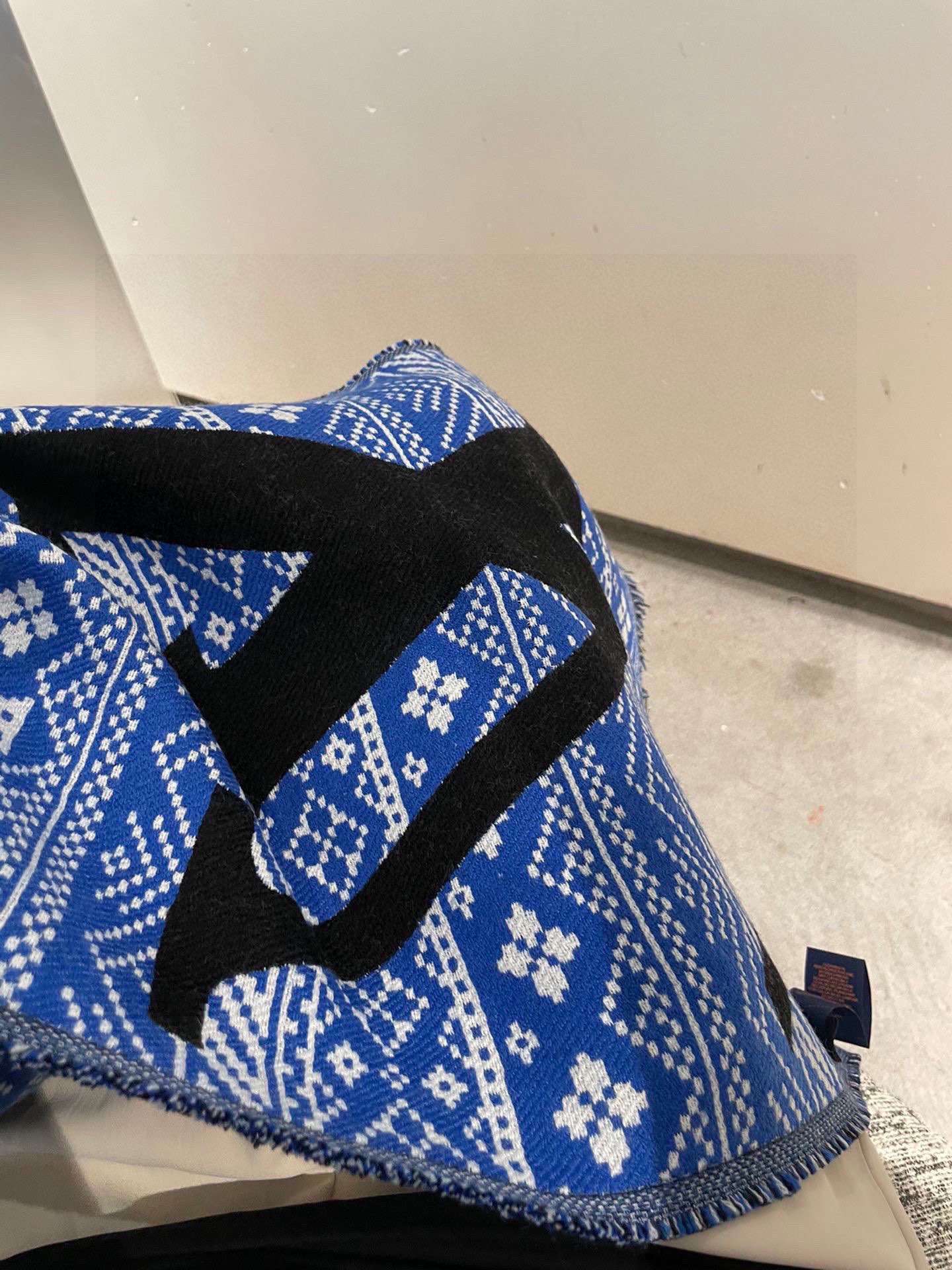 L0vis Vvtt0n MNG Two-Sided Scarf Blue For Women