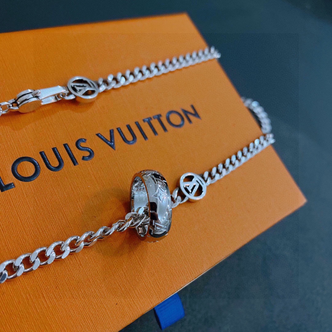 L0vis Vvtt0n Necklace Silver For Women