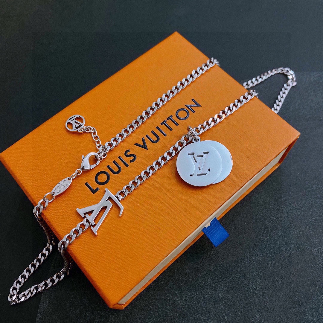 L0vis Vvtt0n Necklace Silver For Women