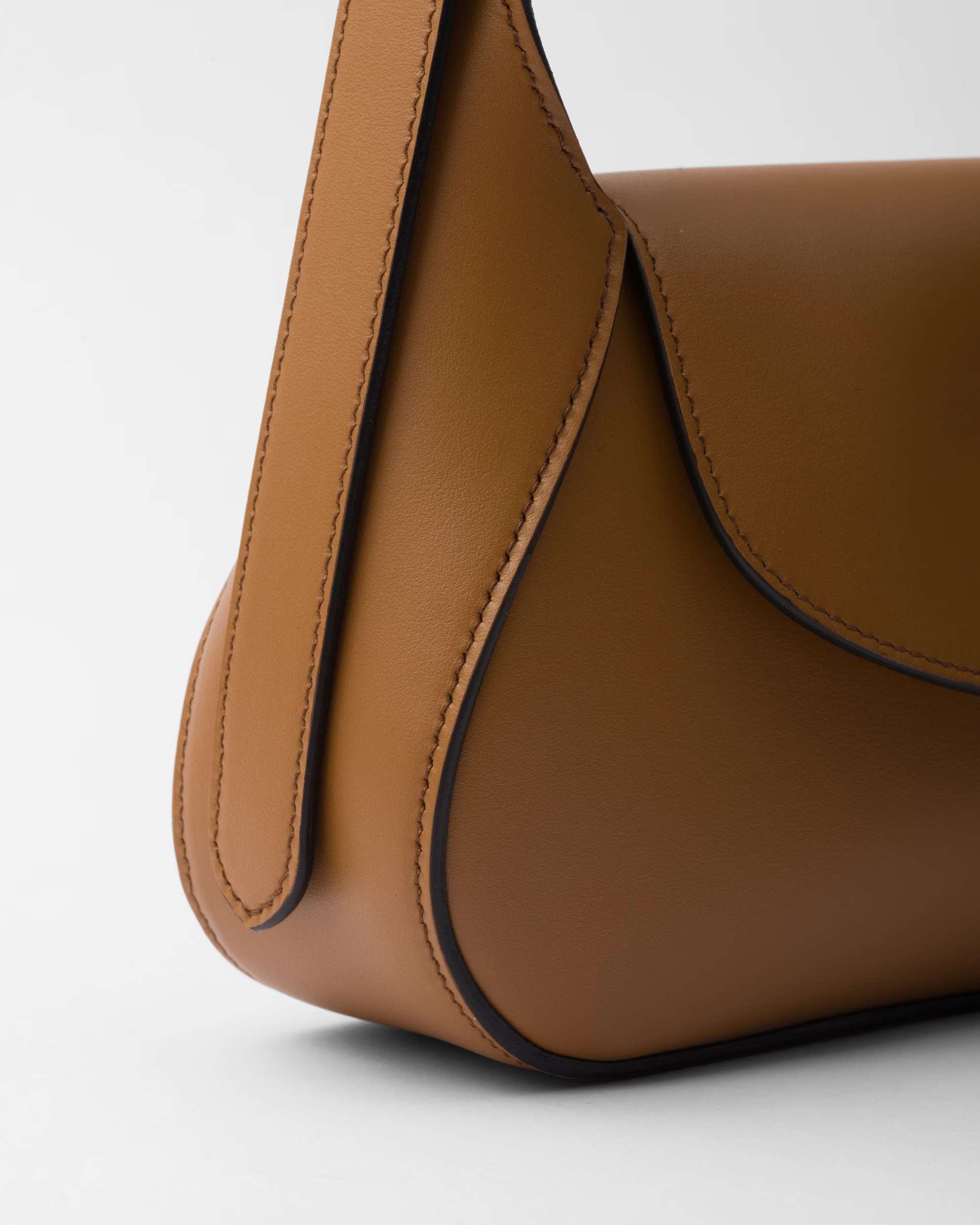 [True-to-ORIGINAL] Pra*a Small Shoulder Bag Brown For Women 9,8in/25cm