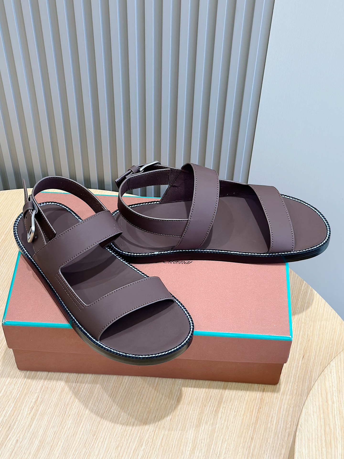 L0r0 P1ana Nama Sandal Dark Brown For Men FAN8703