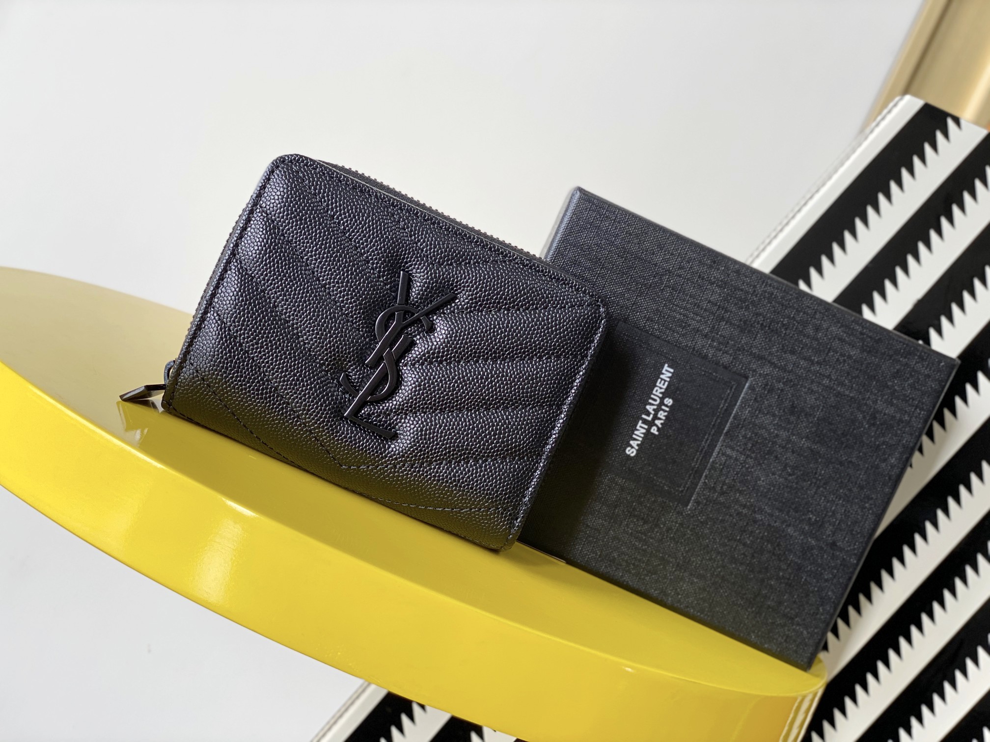 Sa1nt Lau*nt Cassandre Matelaseé Compact Zip Around Wallet Black For Women 4.7in/12cm 668288BOW081000 Y51