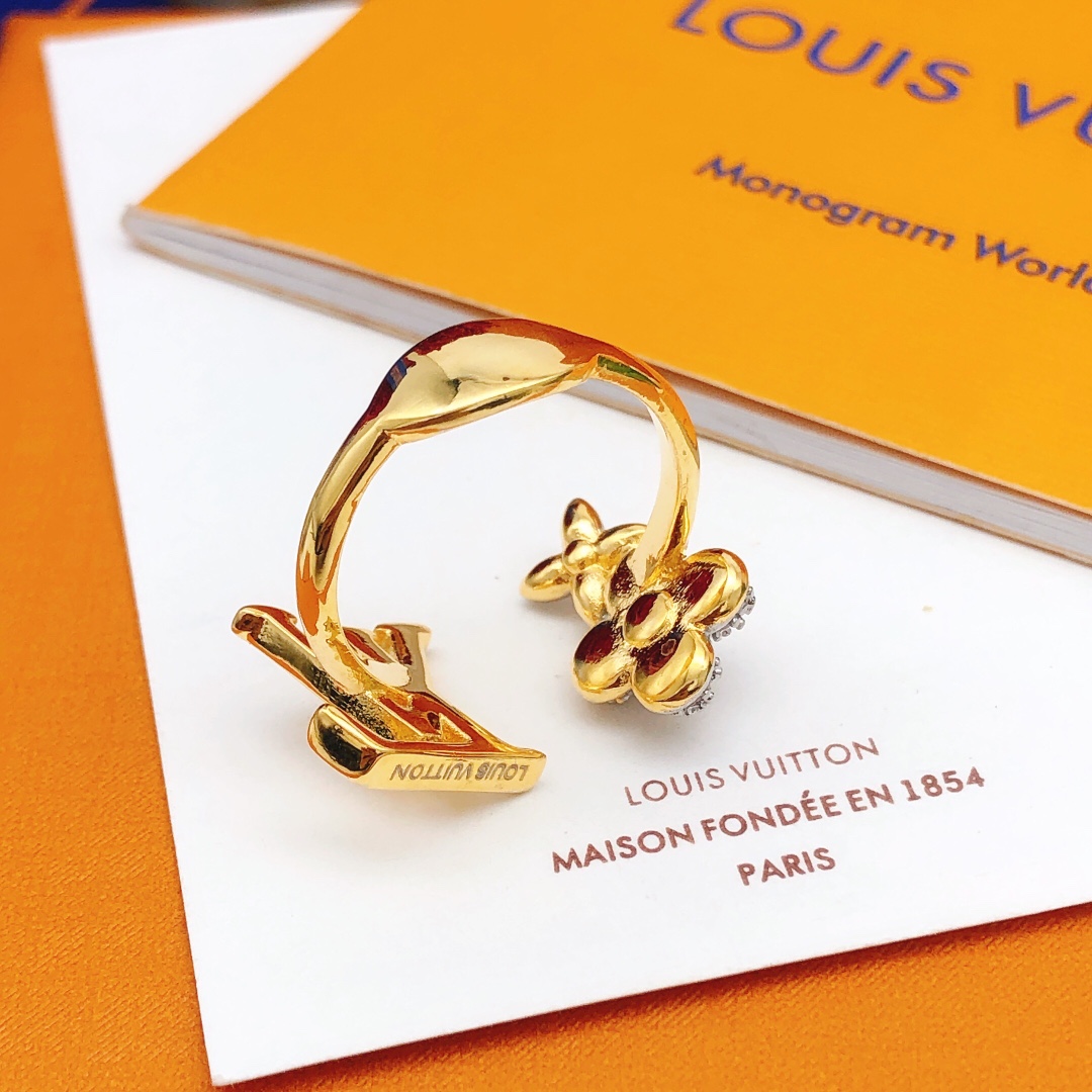 L0vis Vvtt0n Latest Ring Gold For Women