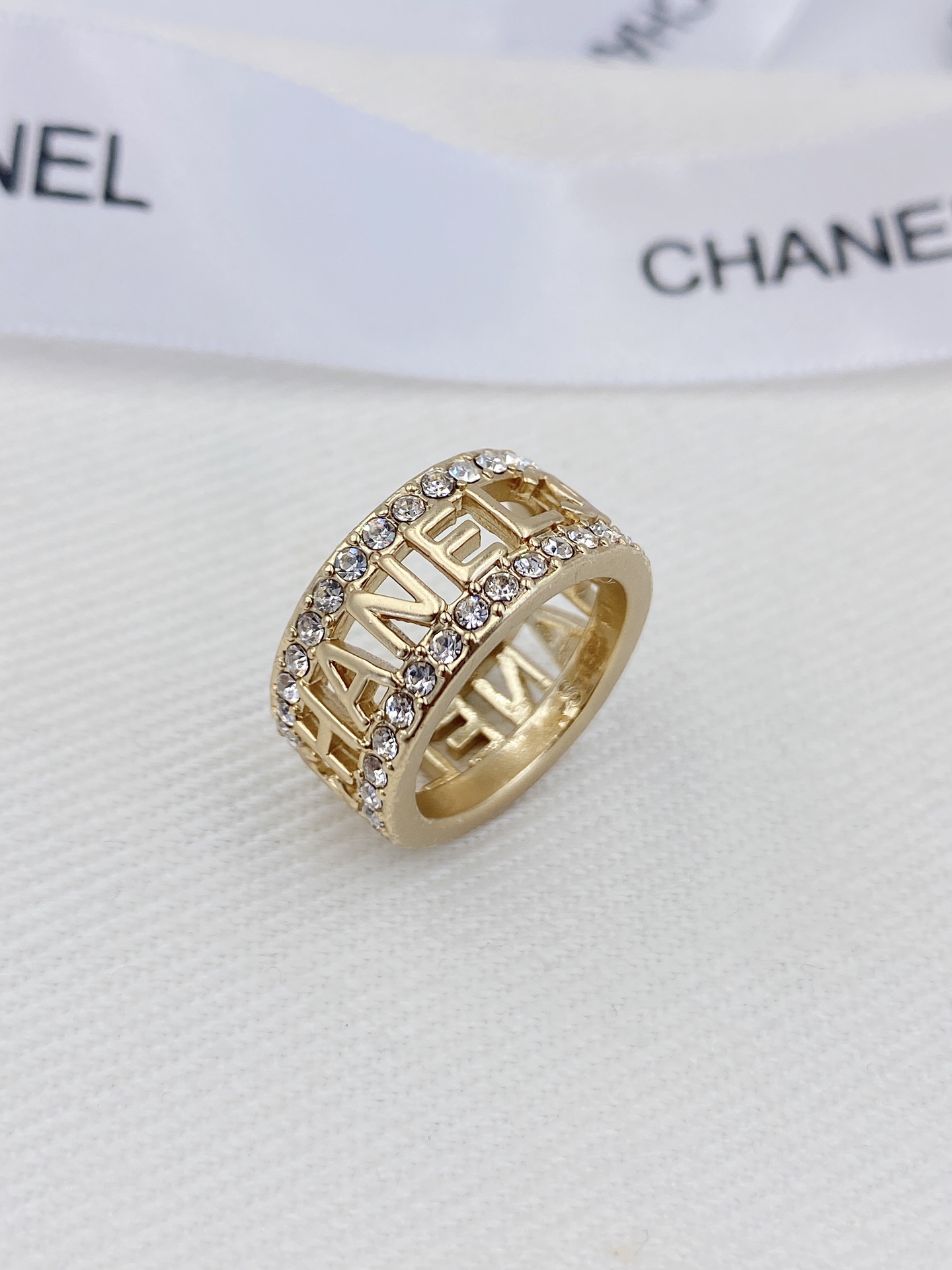 Ch**el Ring