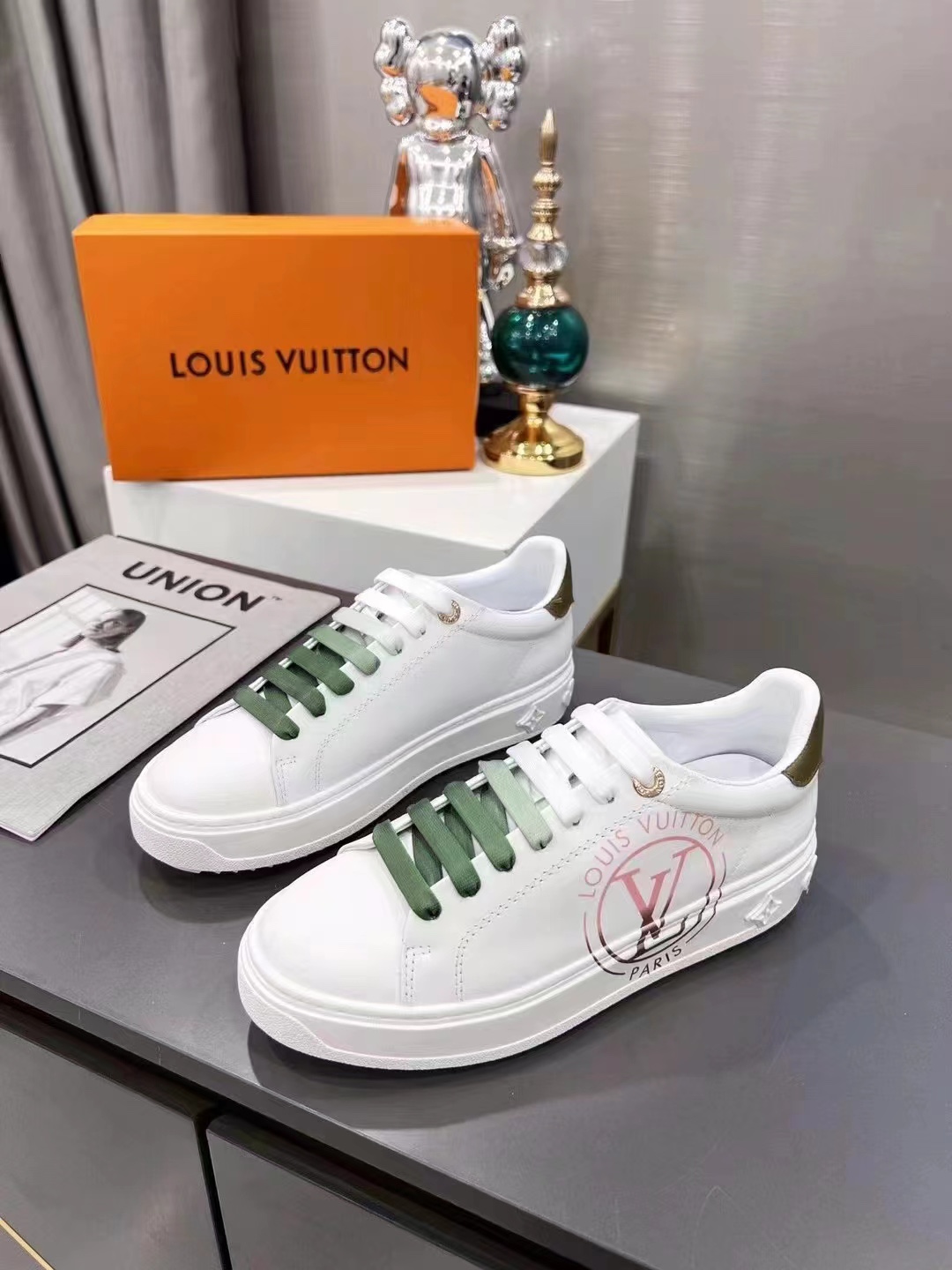 L0vis Vvtt0n Women’s Time Out Sneaker Khaki Green For Women LV 1AA1C3
