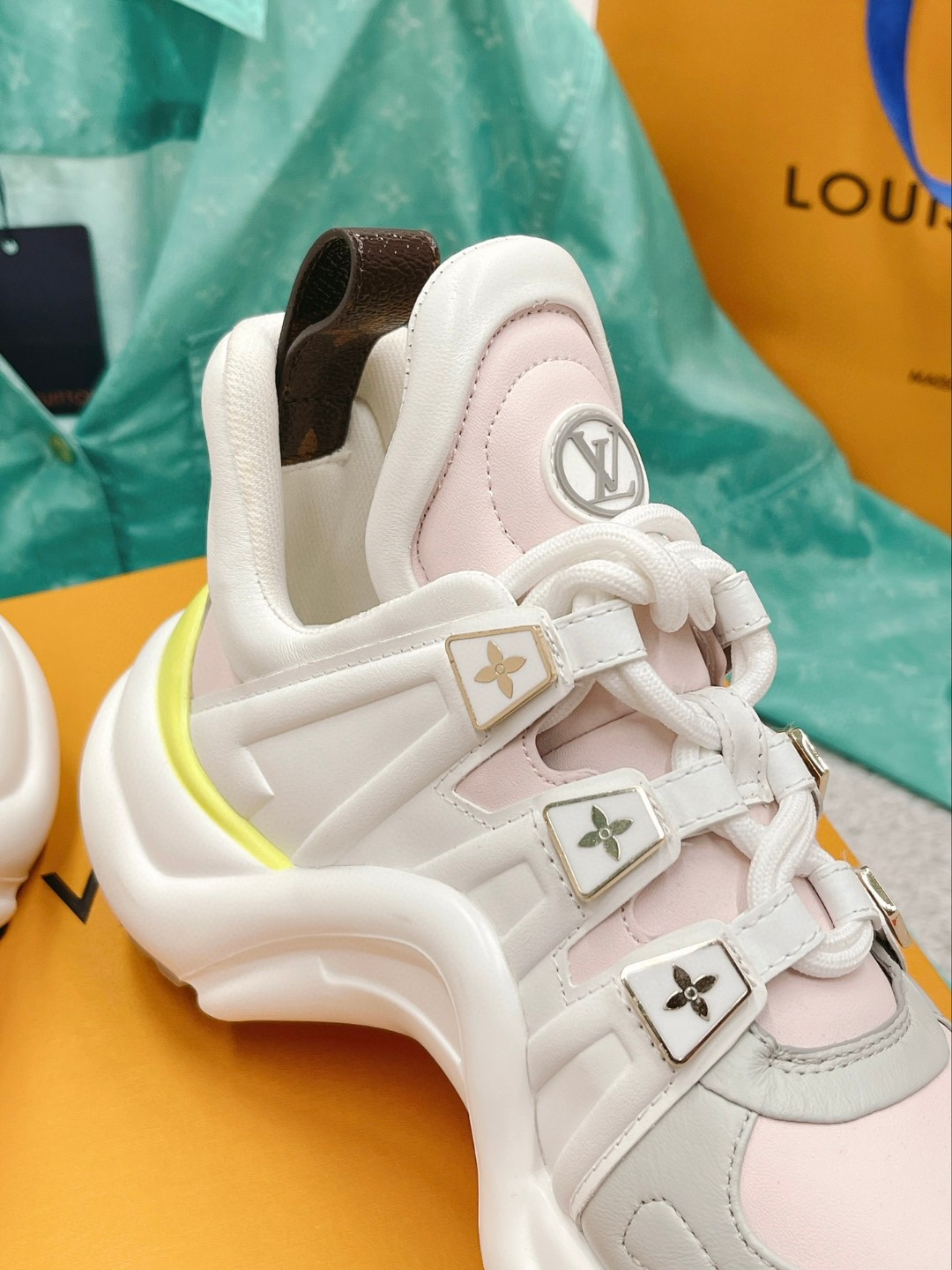 L0vis Vvtt0n LV Archlight Sneaker Light Pink For Women