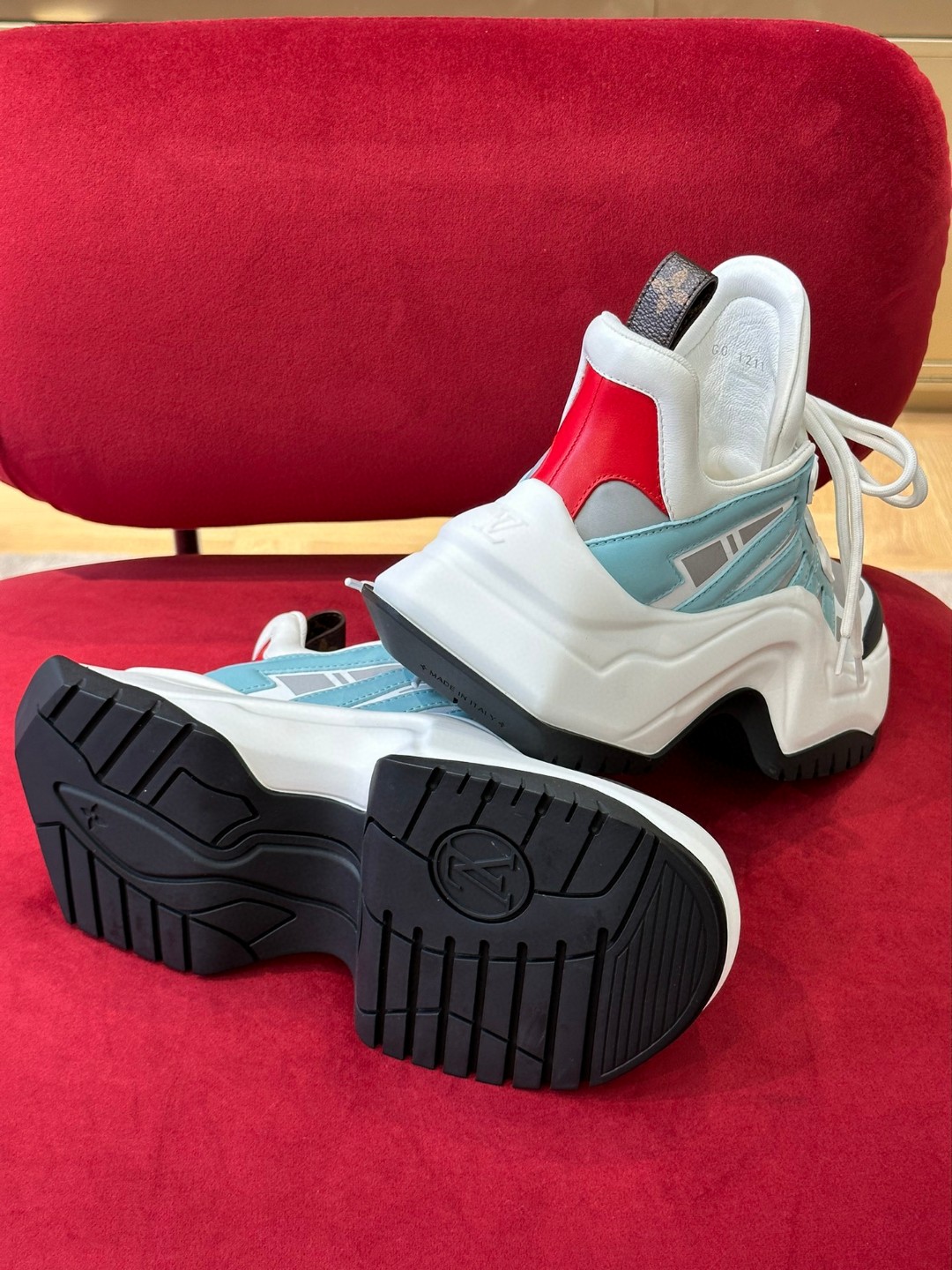L0vis Vvtt0n LV Archlight Sneaker Multicolor For Women