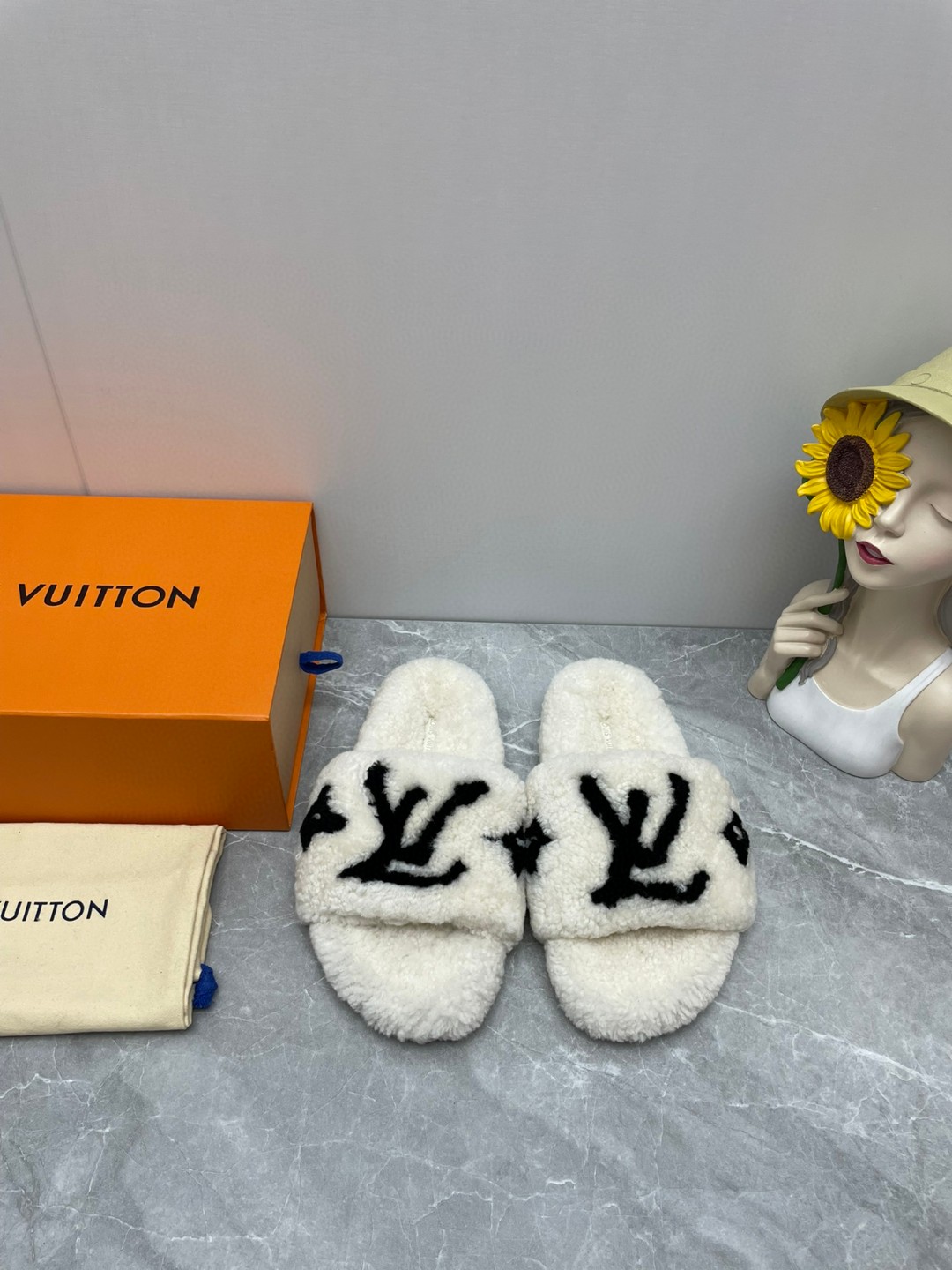 L0vis Vvtt0n Paseo Flat Comfort Mule White For Women