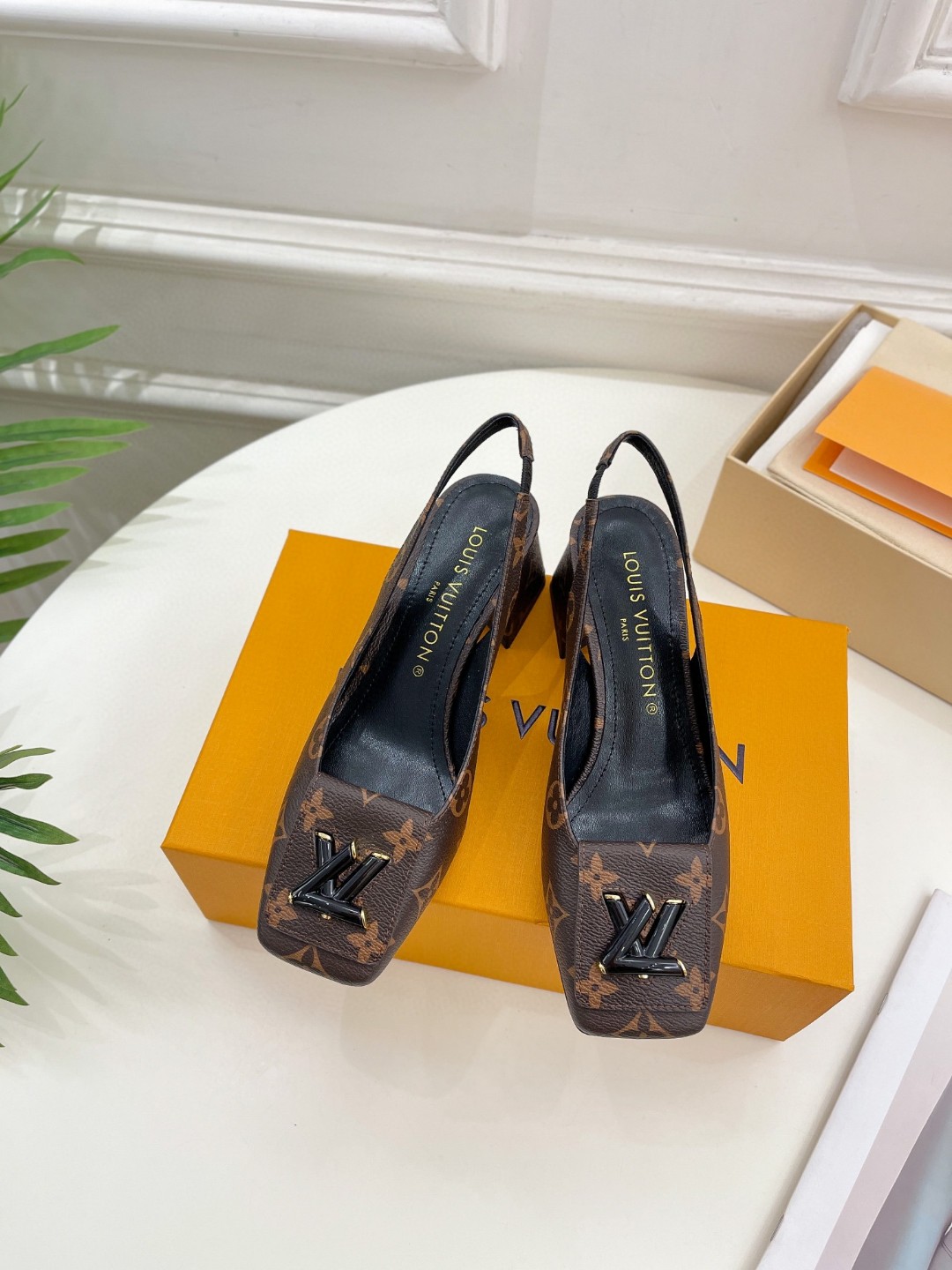 L0vis Vvtt0n Shake Slingback Pump Brown For Women