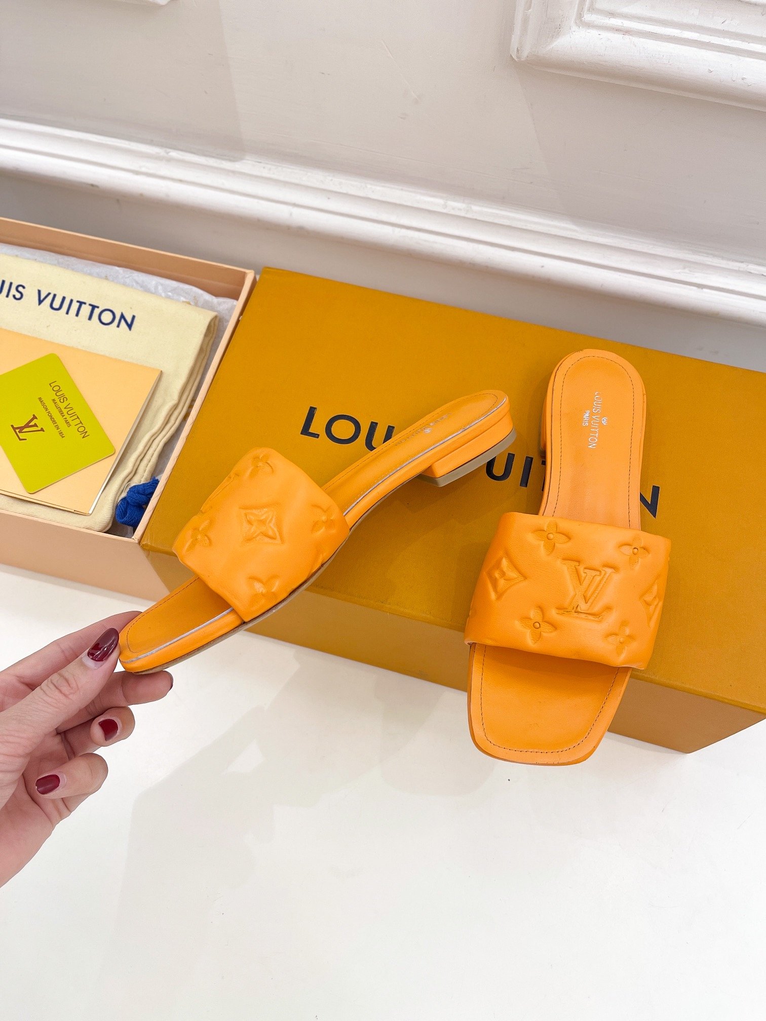 L0vis Vvtt0n Women’s Revival Flat Mule Orange For Women LV