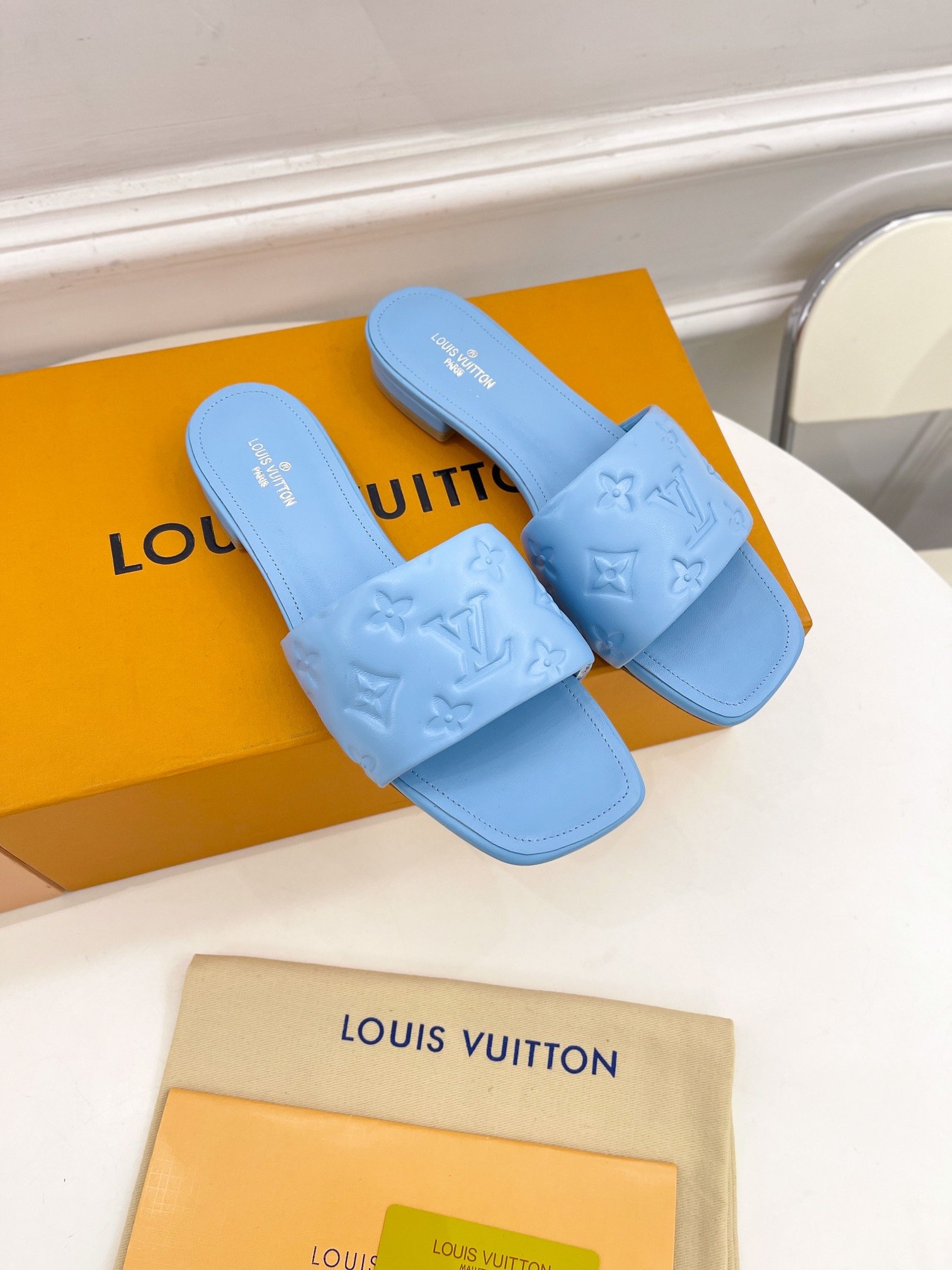 L0vis Vvtt0n Women’s Revival Flat Mule Light Blue For Women LV 1A9P7D
