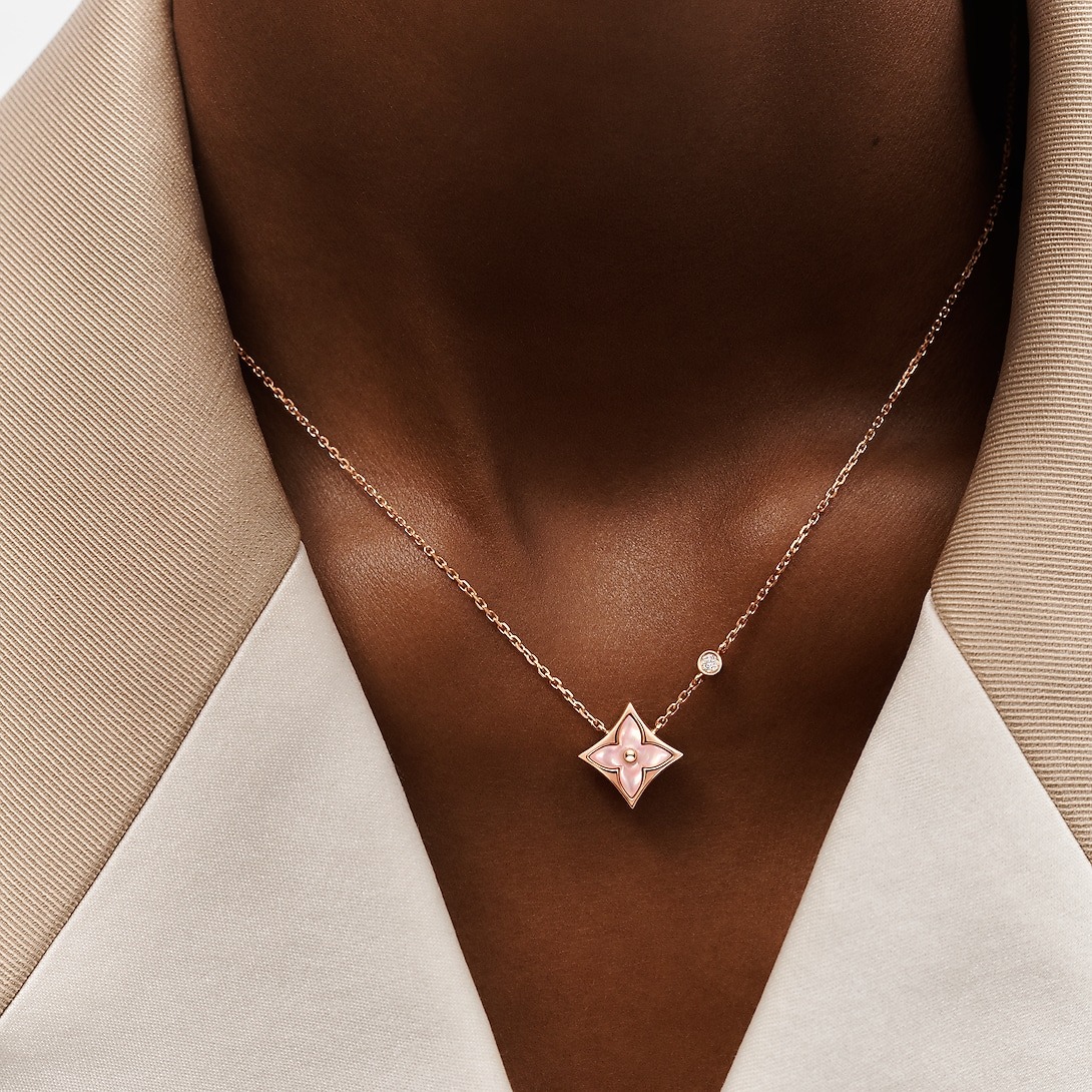 L0vis Vvtt0n Color Blossom BB Star Pendant Necklace Pink-Toned For Women Q93612