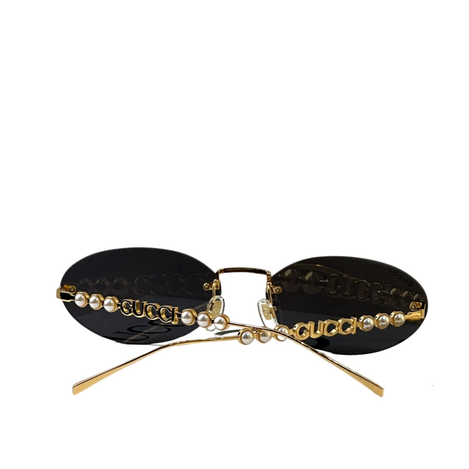 Gvc*1 Oval Frame Sunglasses Black With Gold Toned Metal Frame